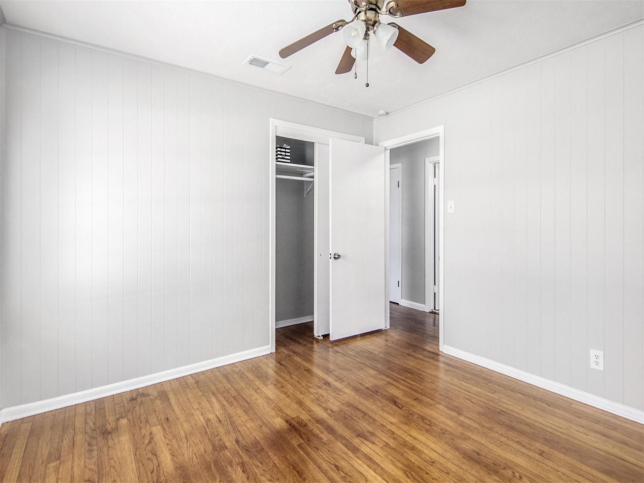 2215 Silverbonnet Street Property Photo 14