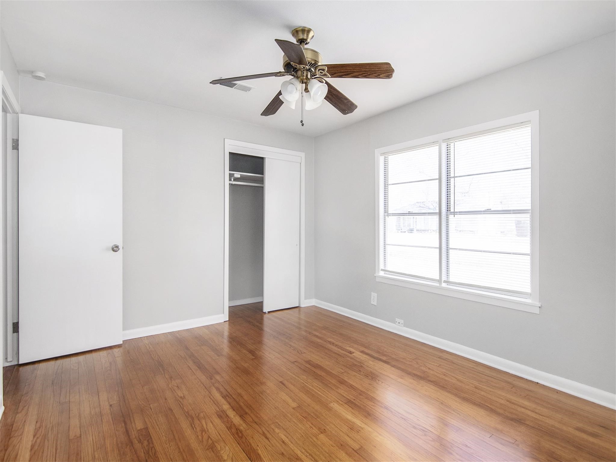 2215 Silverbonnet Street Property Photo 17