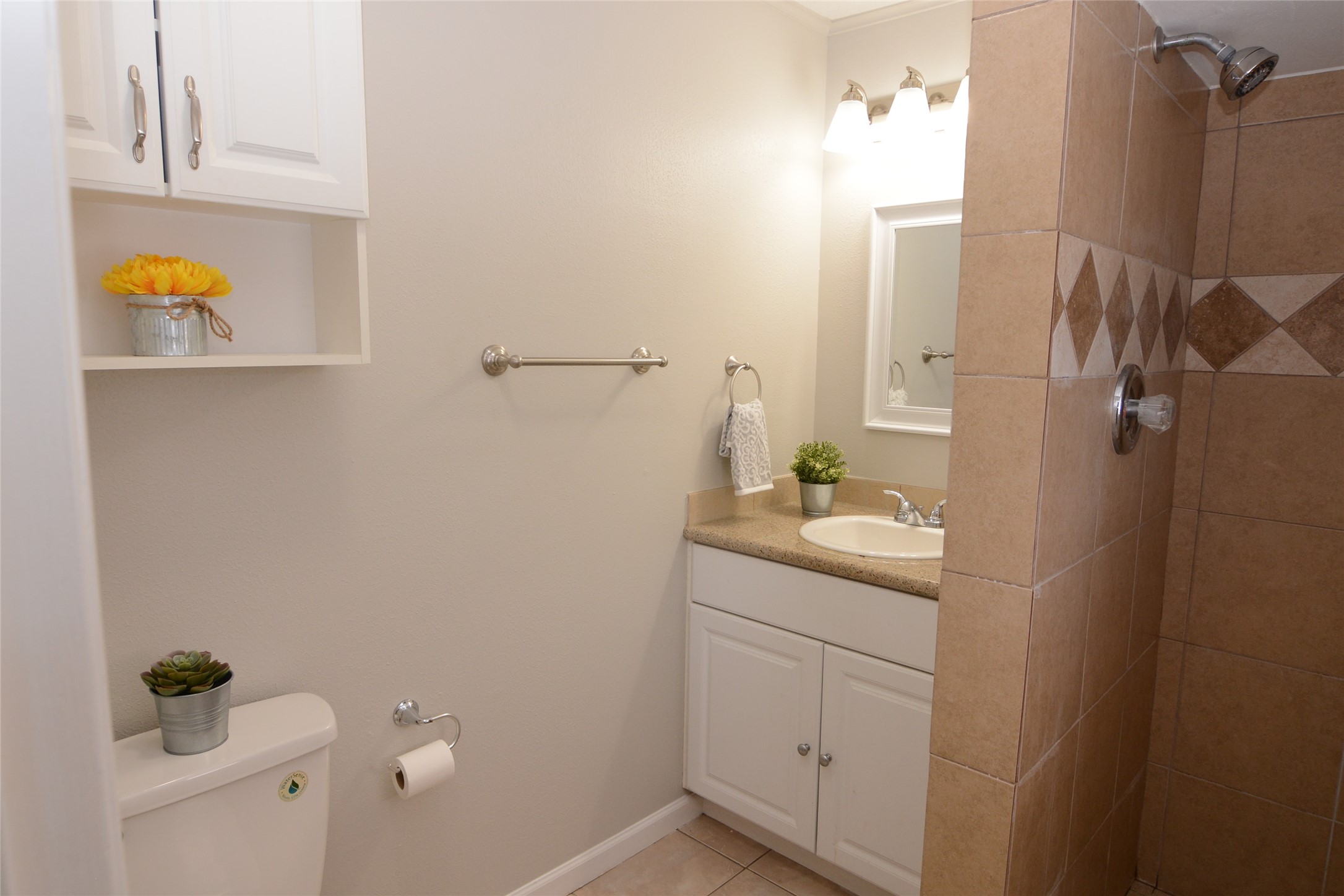 2215 Silverbonnet Street Property Photo 19