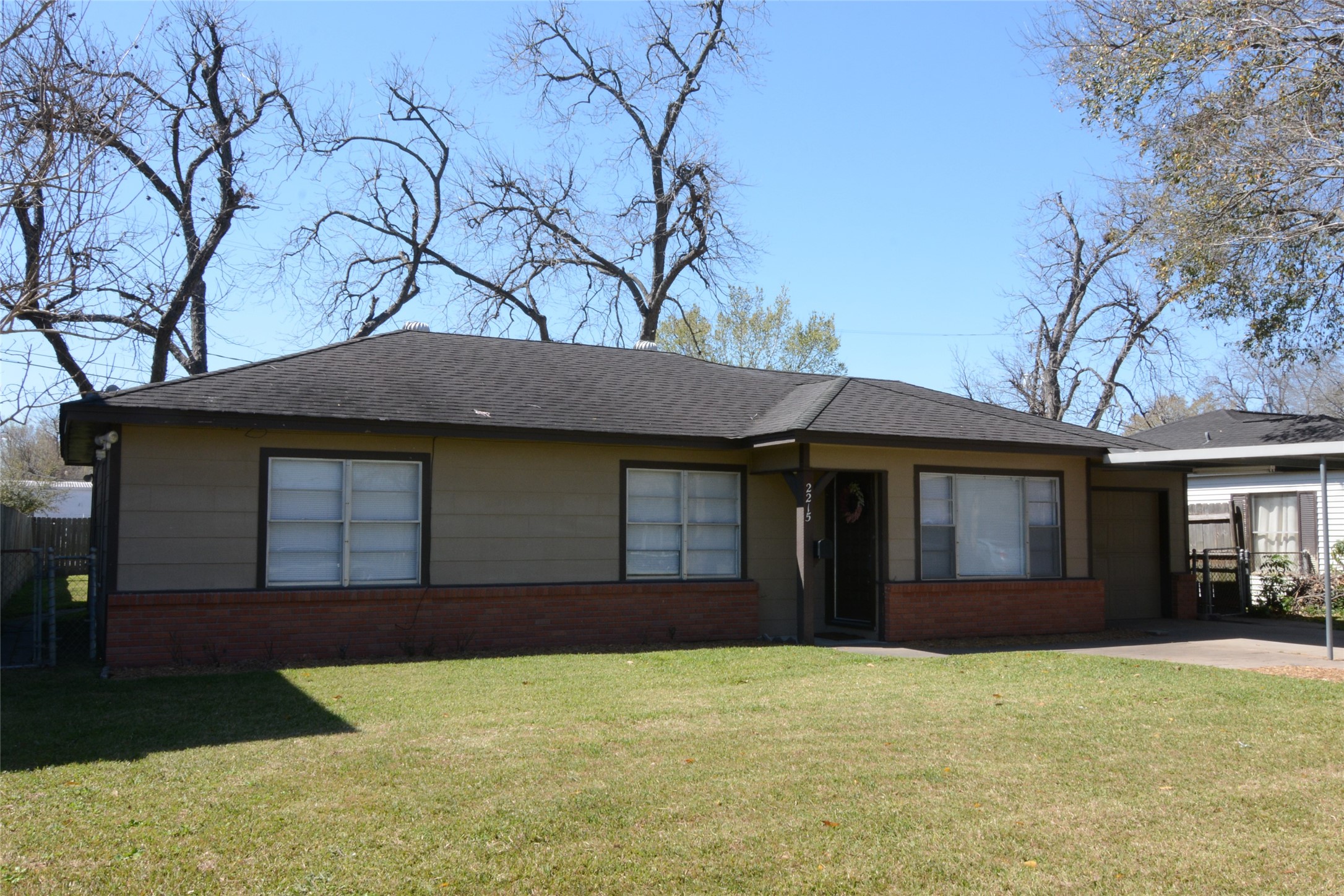 2215 Silverbonnet Street Property Photo 25