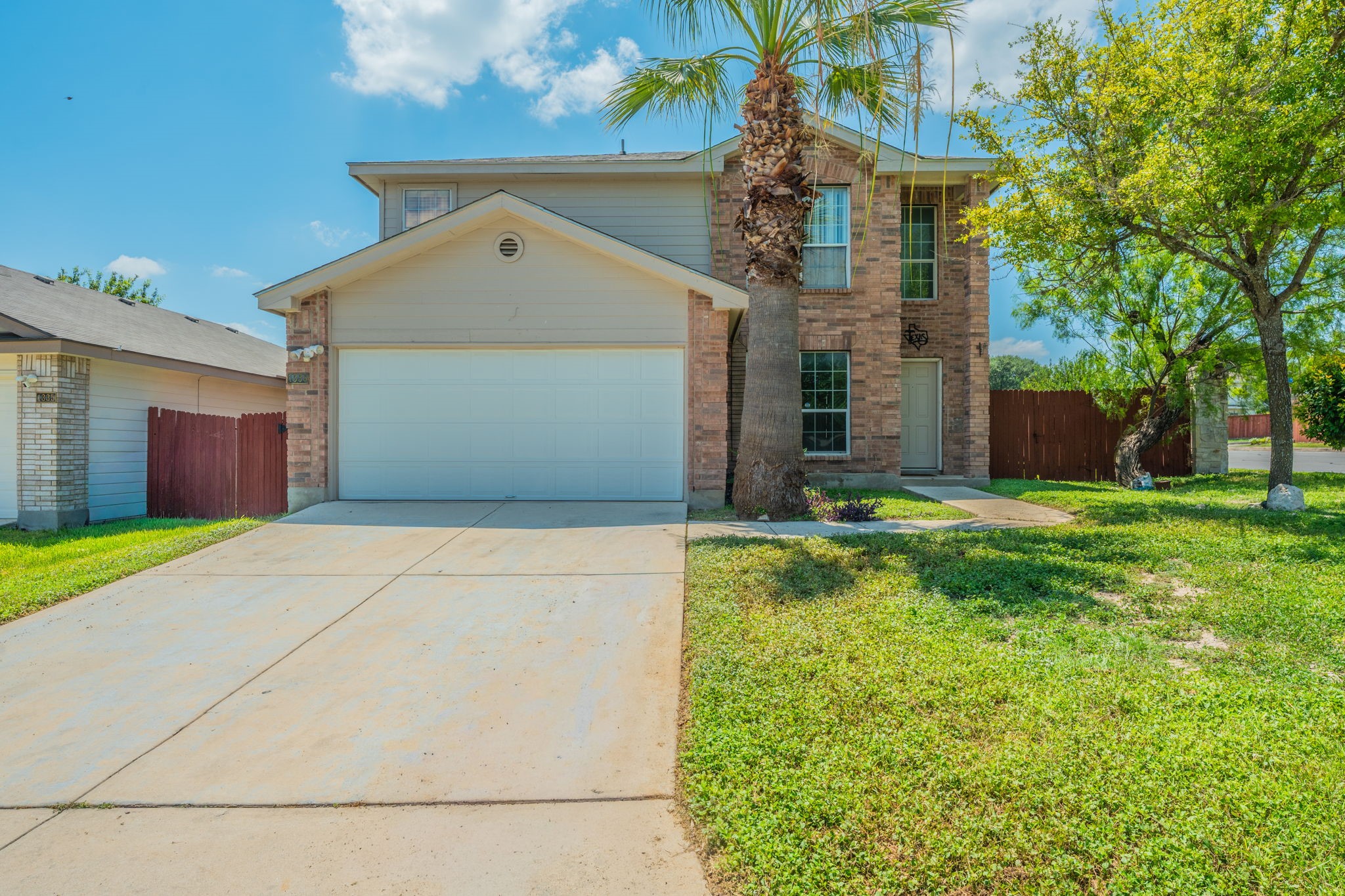 1339 Diamond Bluff Property Photo 1