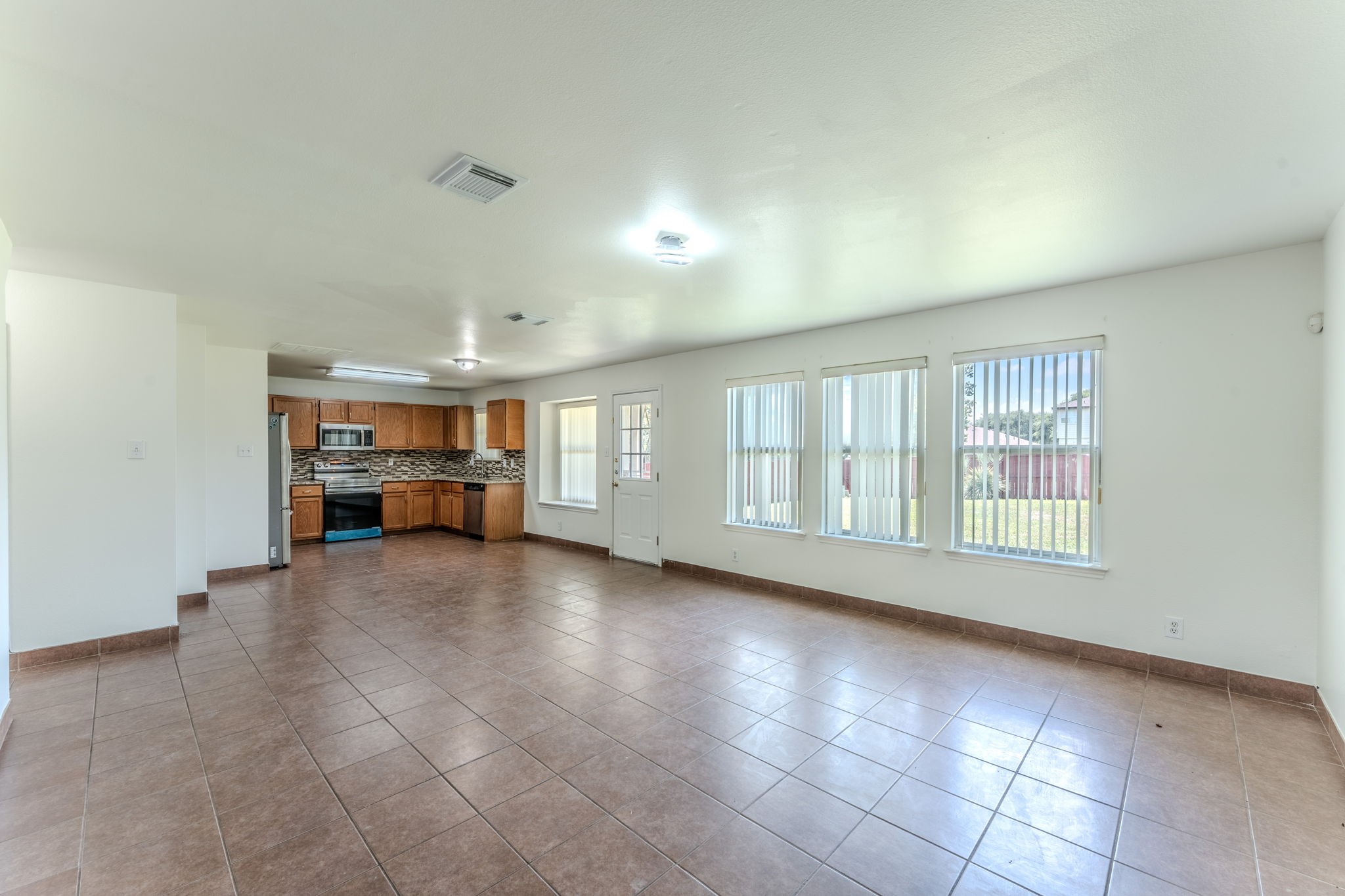 1339 Diamond Bluff Property Photo 4