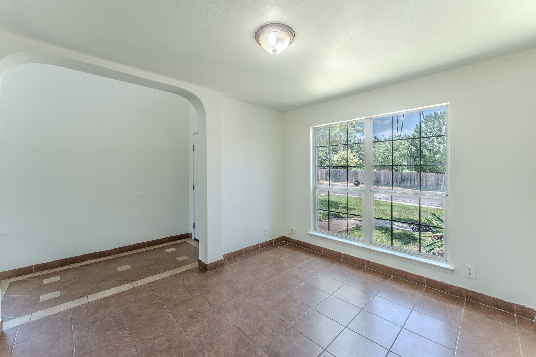 1339 Diamond Bluff Property Photo 8
