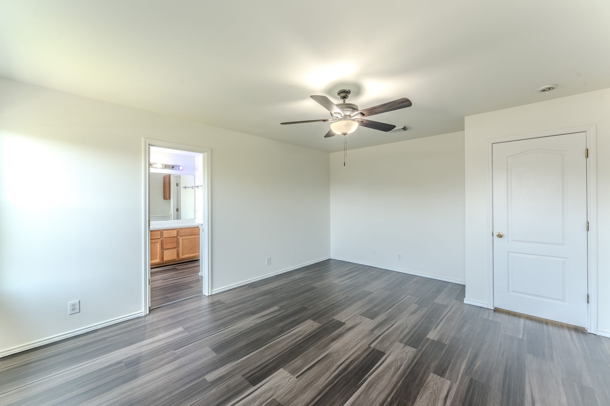 1339 Diamond Bluff Property Photo 10