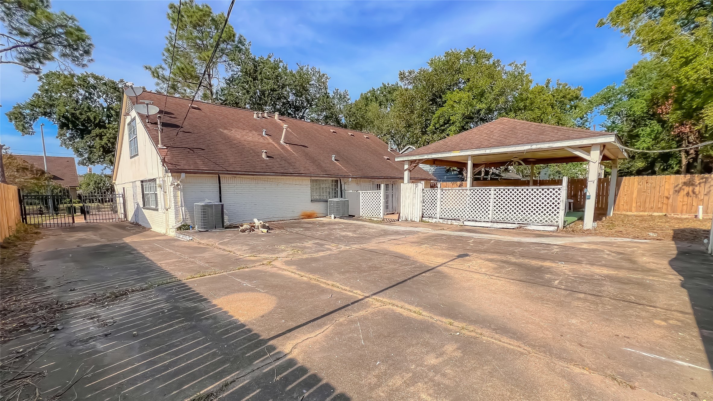 8311 Leader Street Property Photo 3