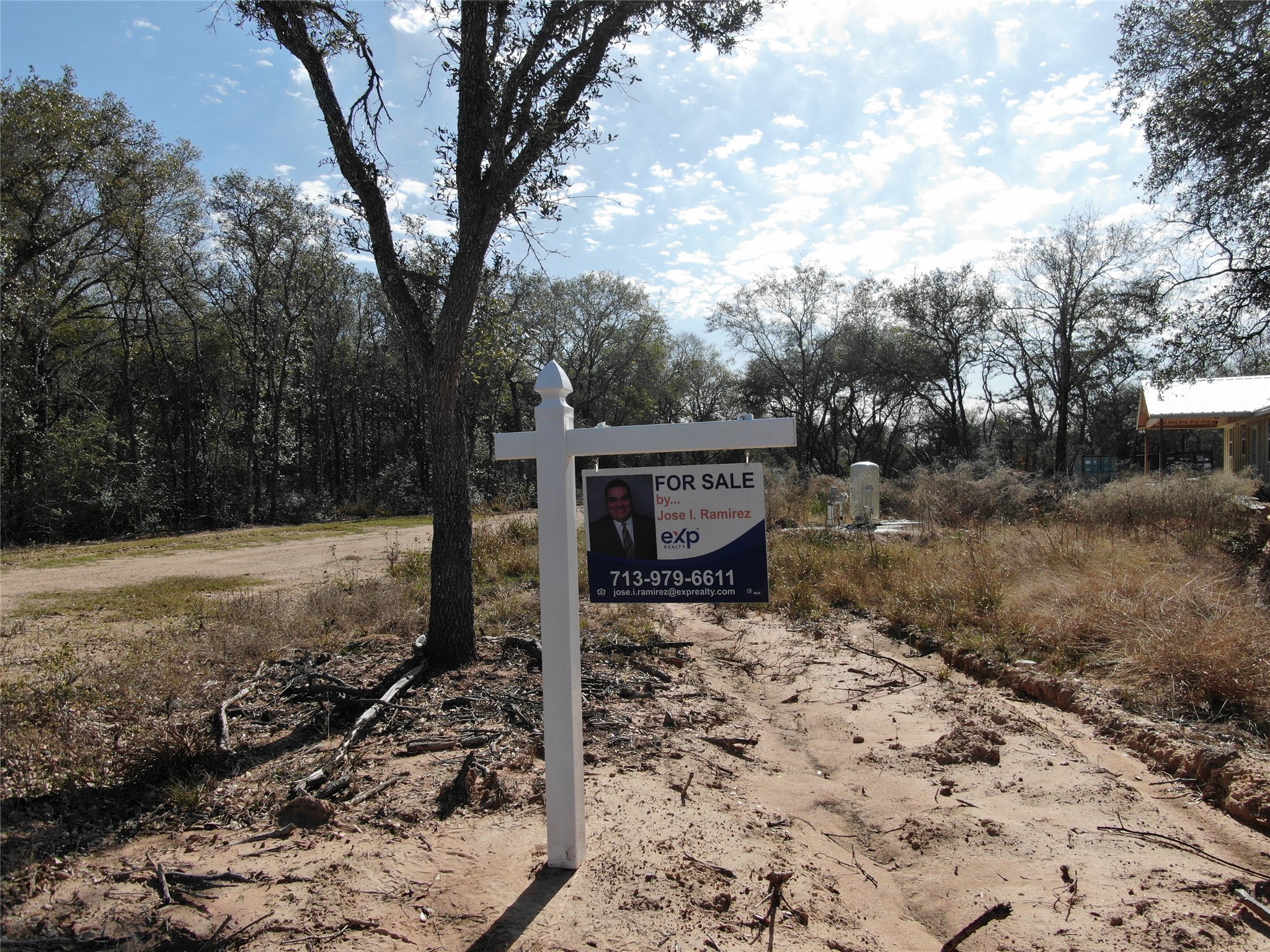 1044 Reeves Road Property Photo 3