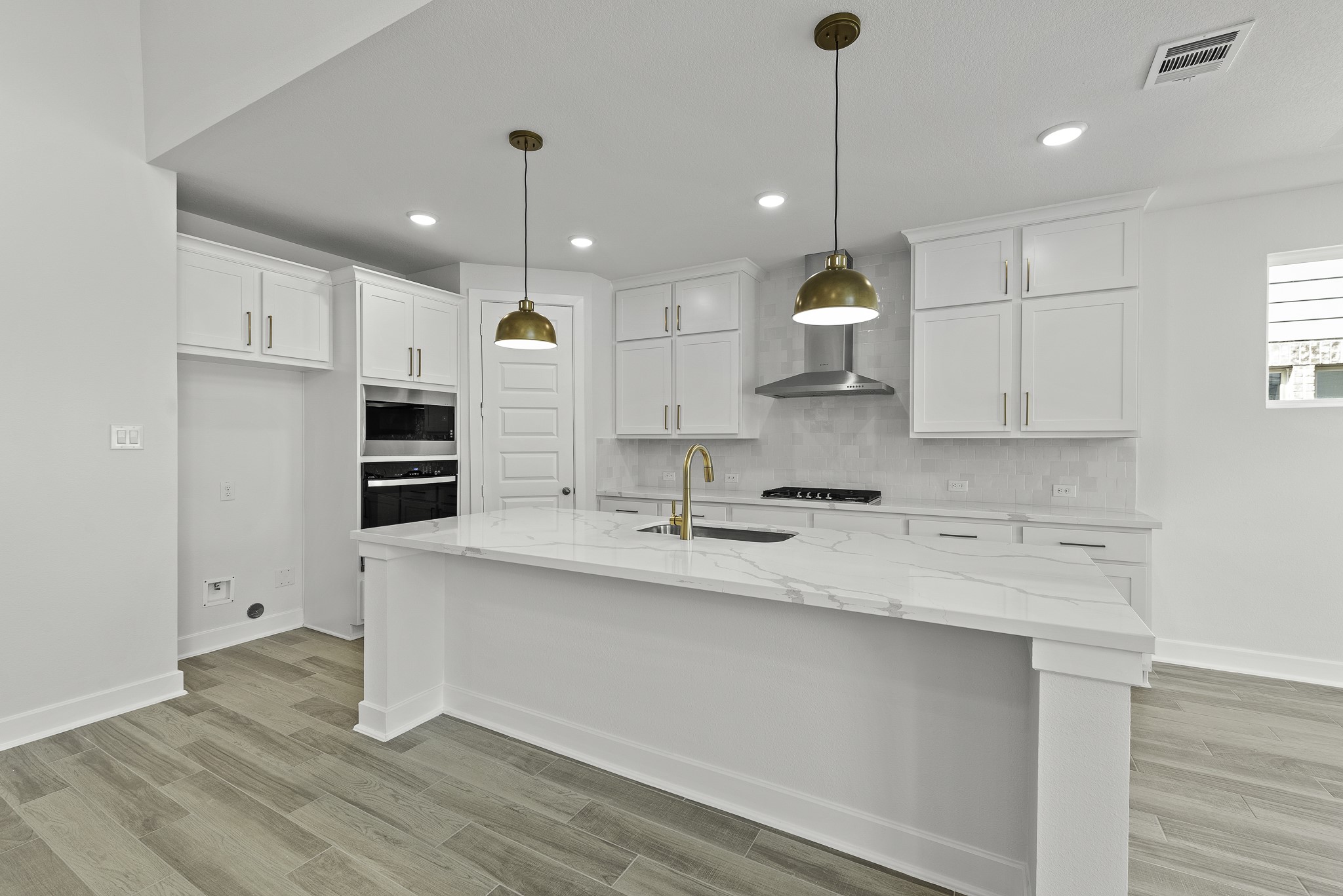 5118 Nesbit Path Property Photo 6