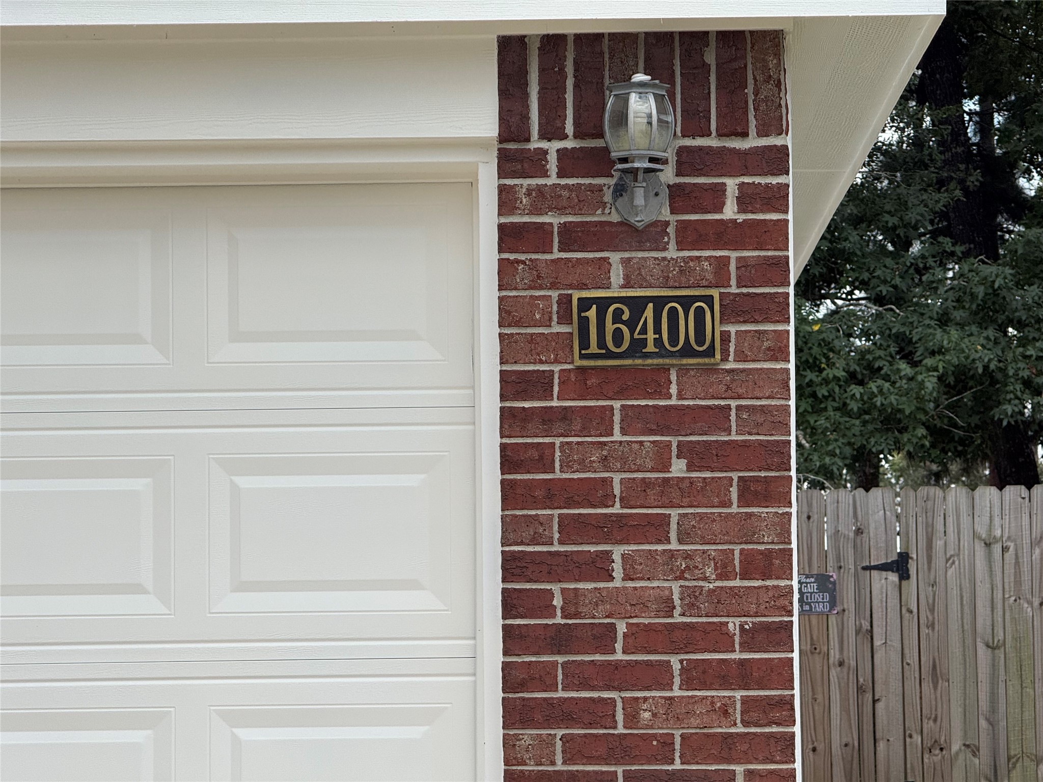 16400 Many Trees Lane Property Photo 3