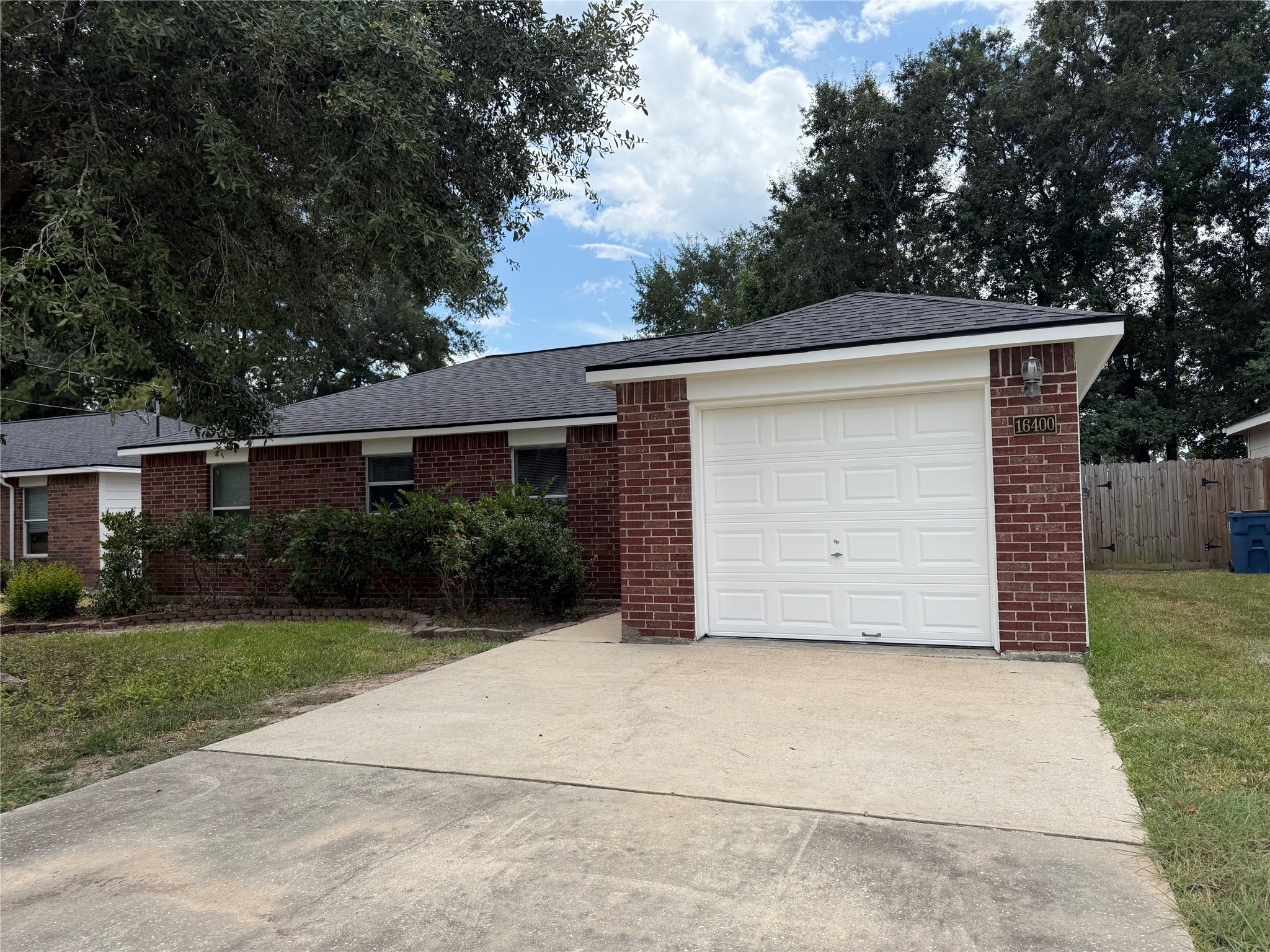 16400 Many Trees Lane Property Photo 4