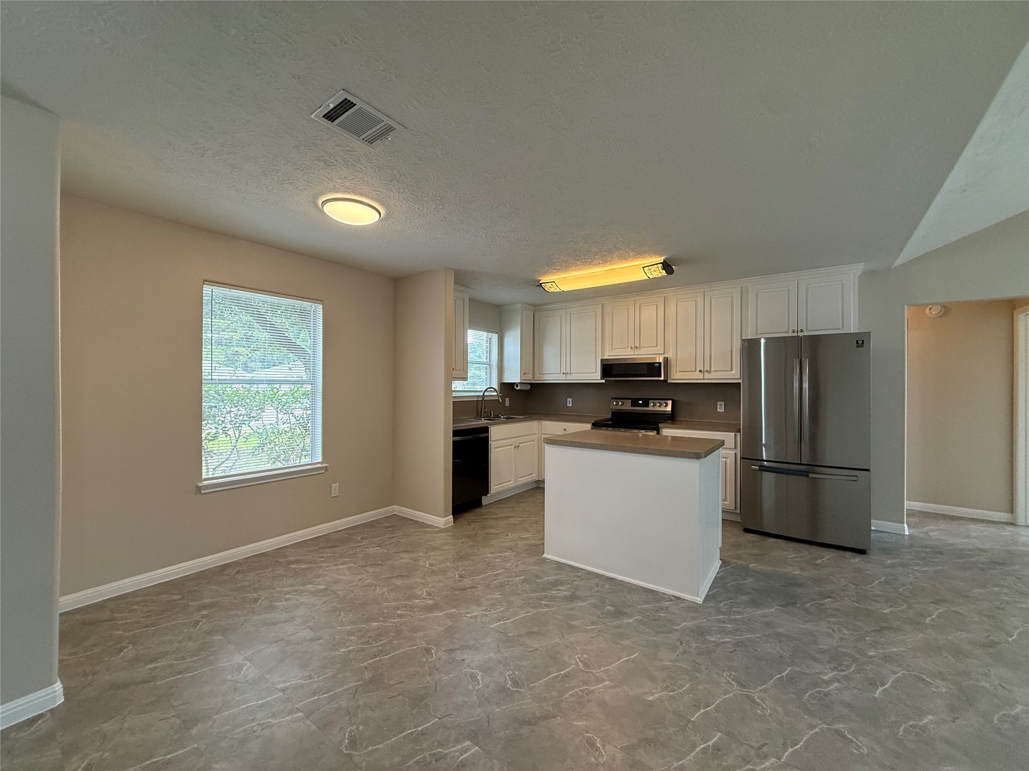 16400 Many Trees Lane Property Photo 6