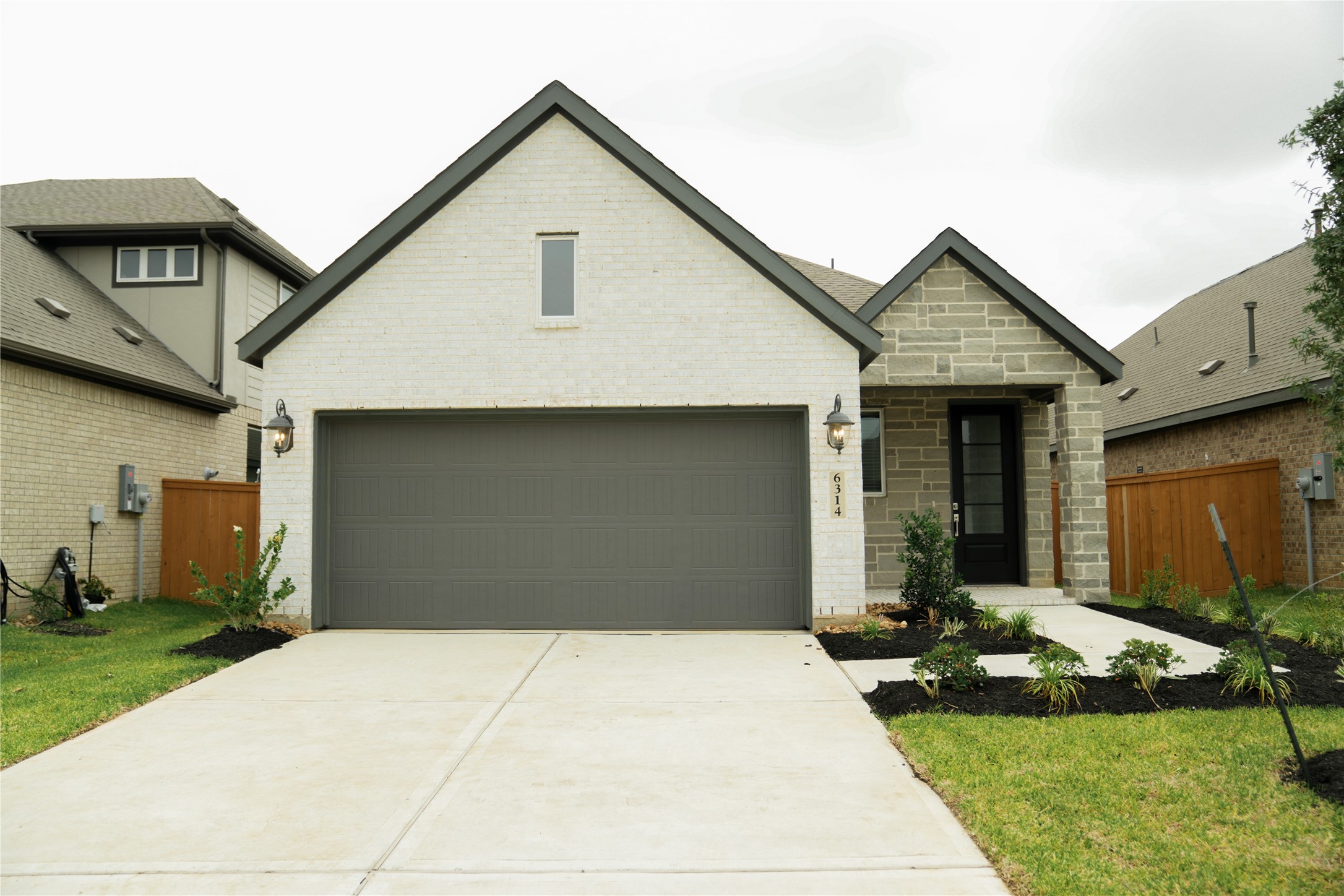6314 Laguna Terra Drive Property Photo 1