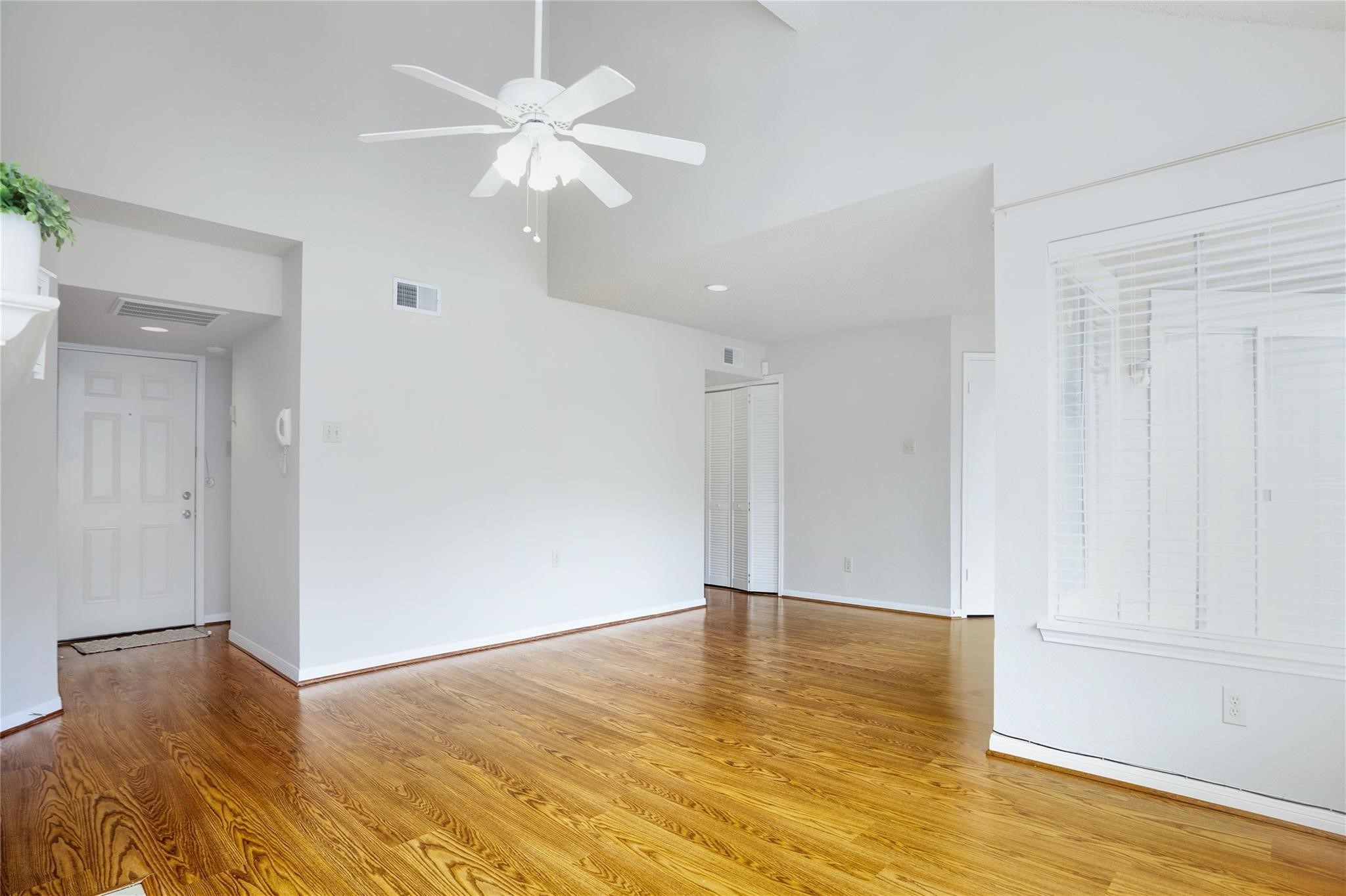 12400 Overbrook Lane 55c Property Photo 4