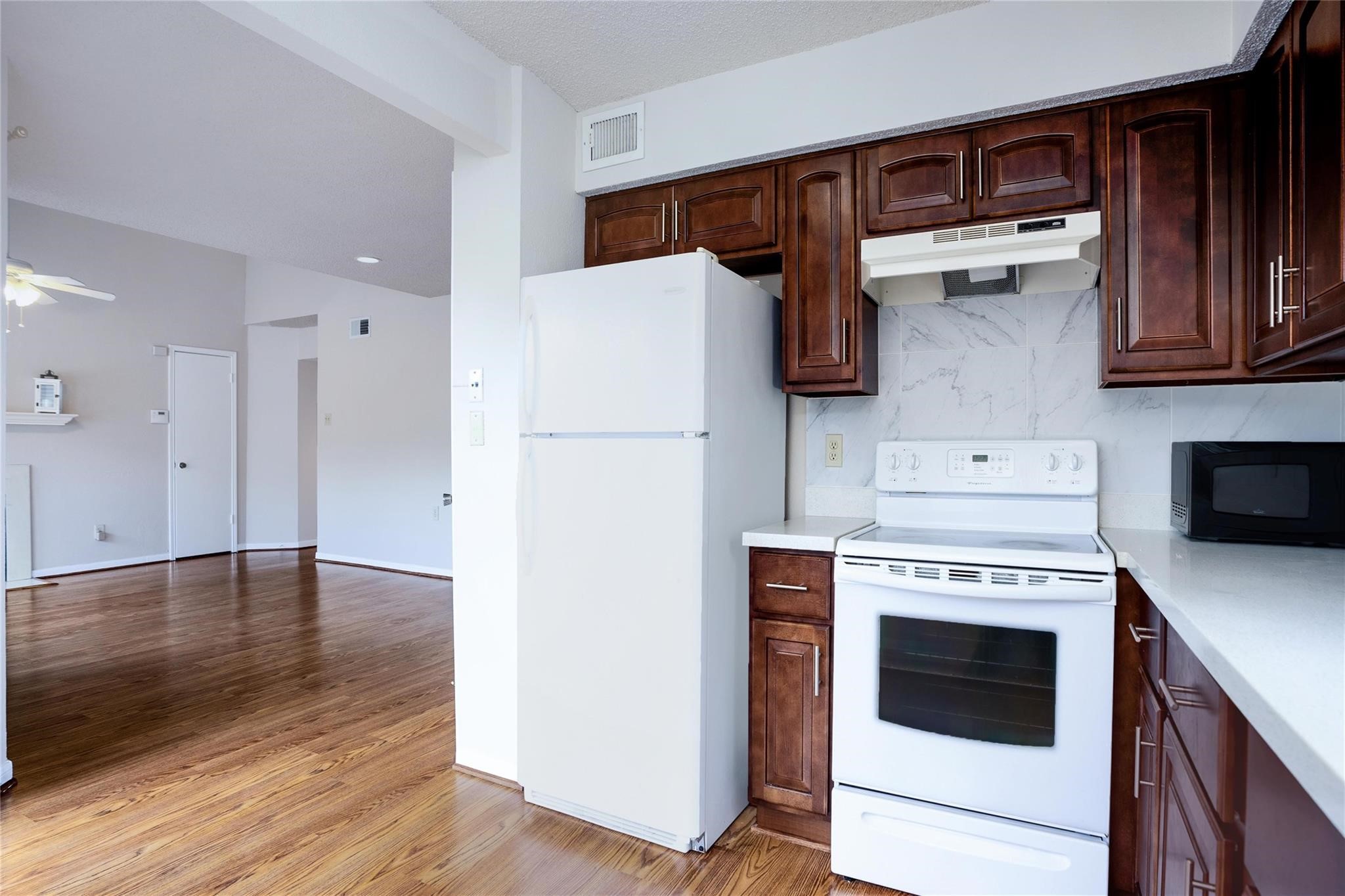 12400 Overbrook Lane 55c Property Photo 8
