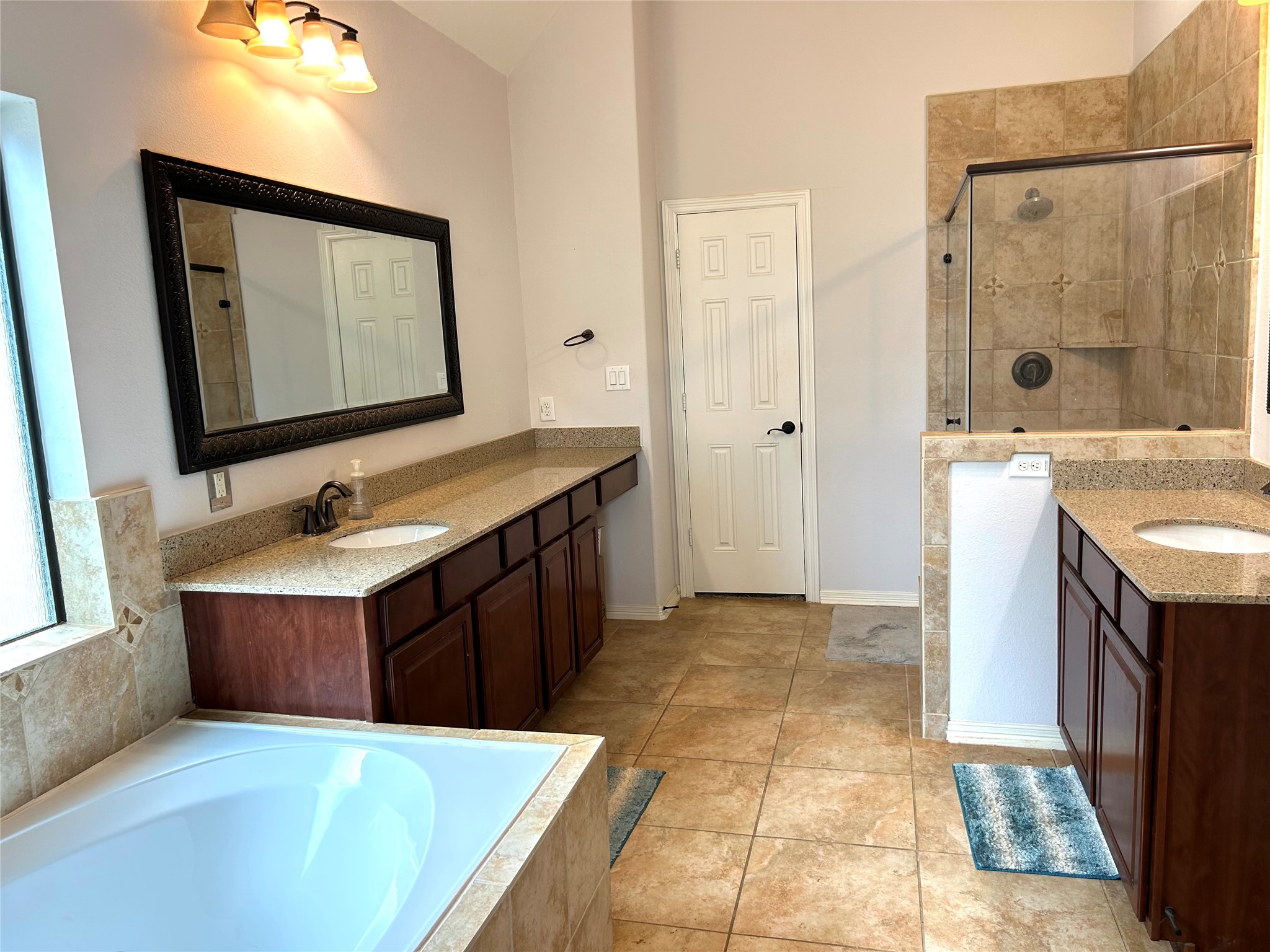 2746 Kings Retreat Circle Property Photo 14