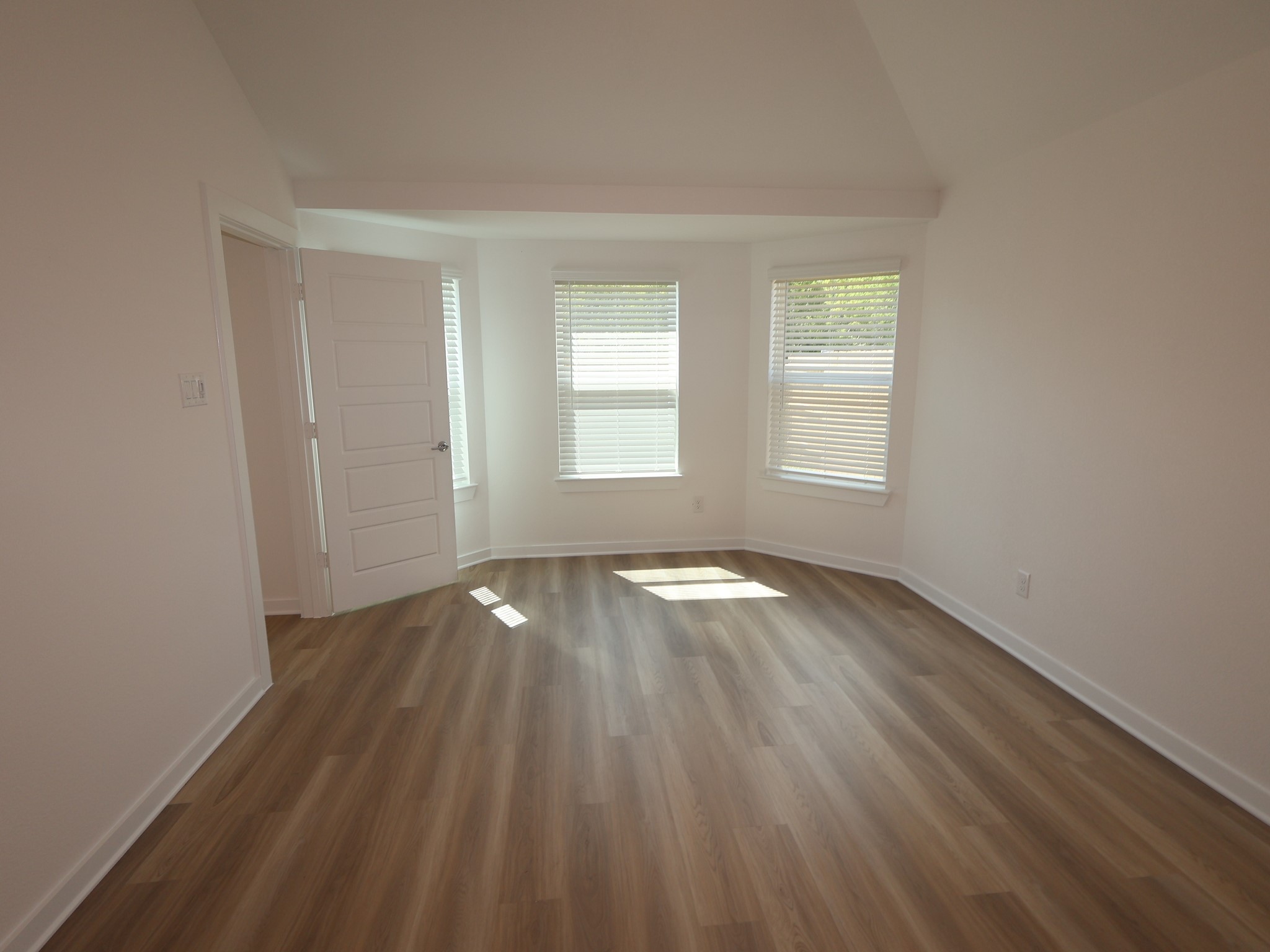 1122 Radiant Avenue Property Photo 7