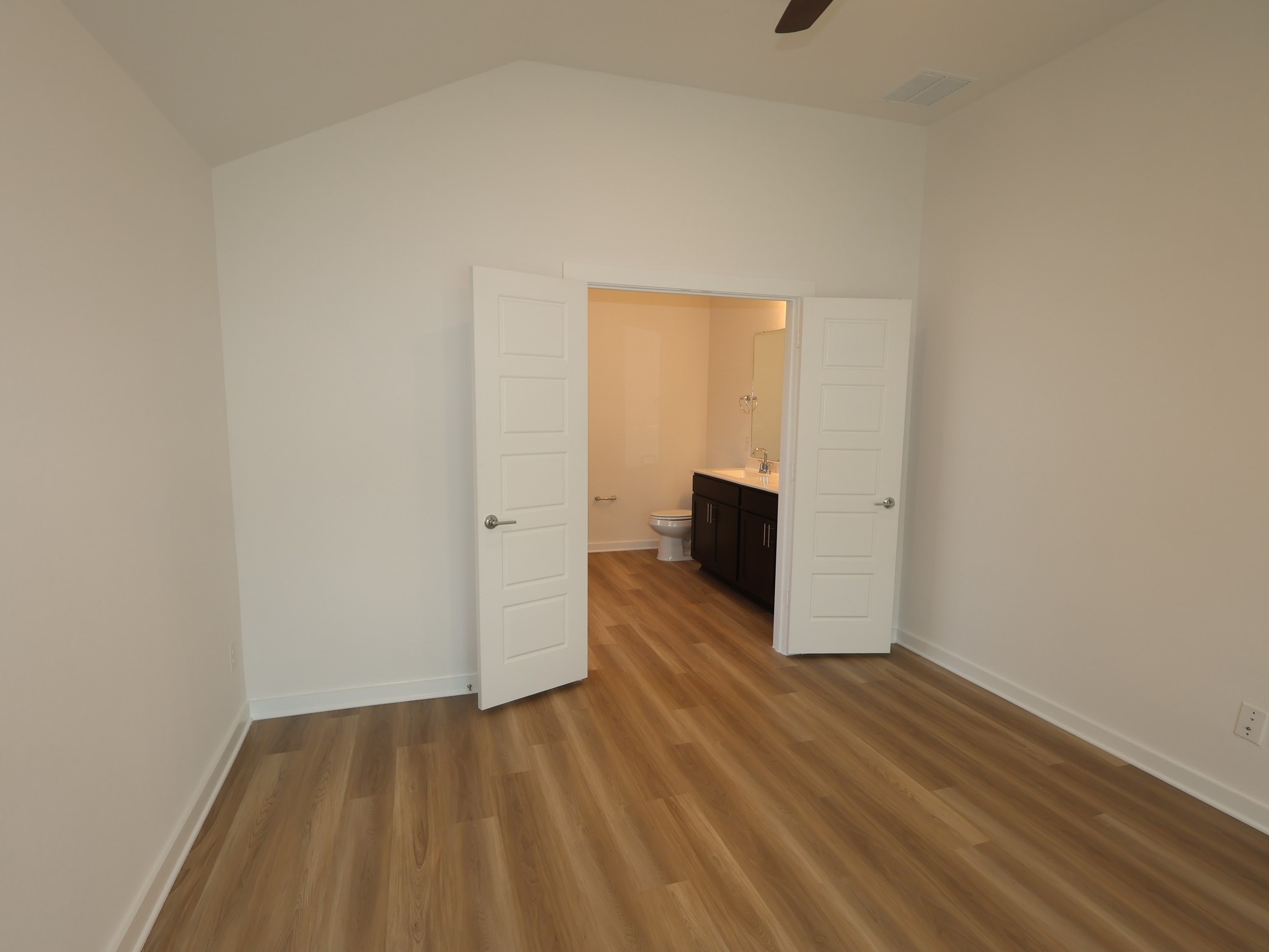 1122 Radiant Avenue Property Photo 9