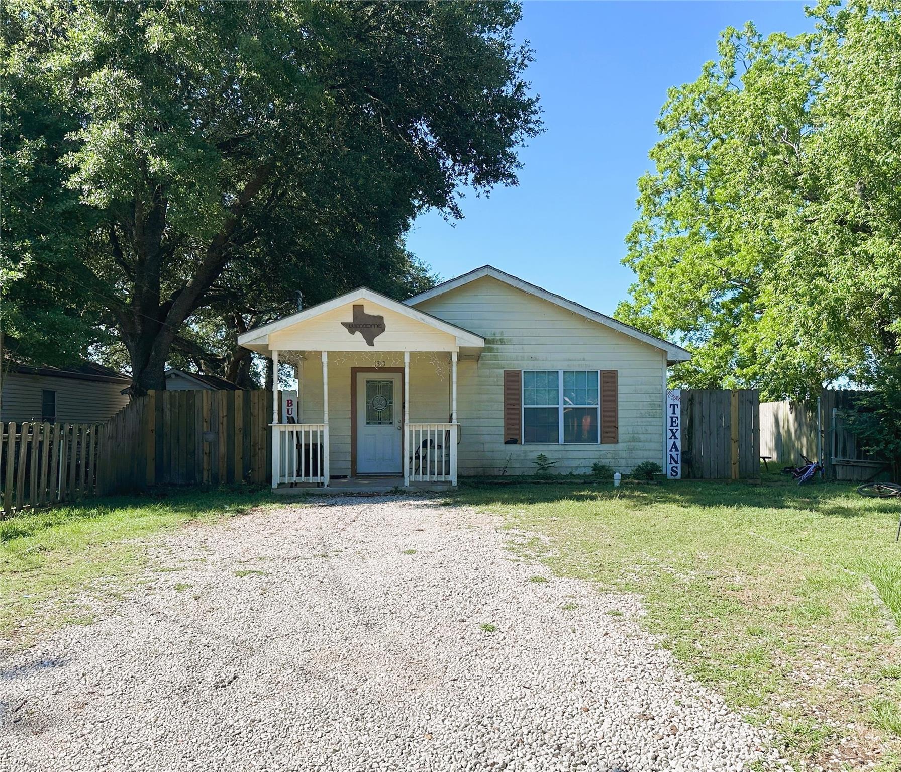 1313 Muncy Street, El Campo Tx 77437 Property Photo 1