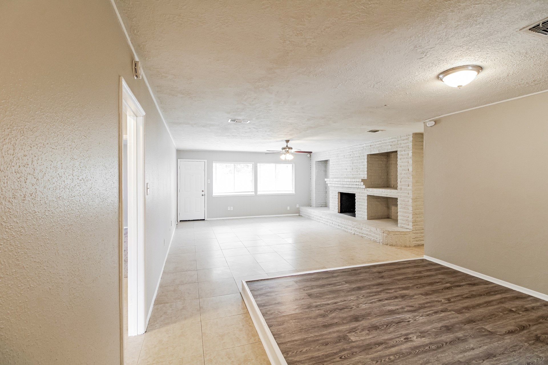 2811 E Birchdale Drive Property Photo 5