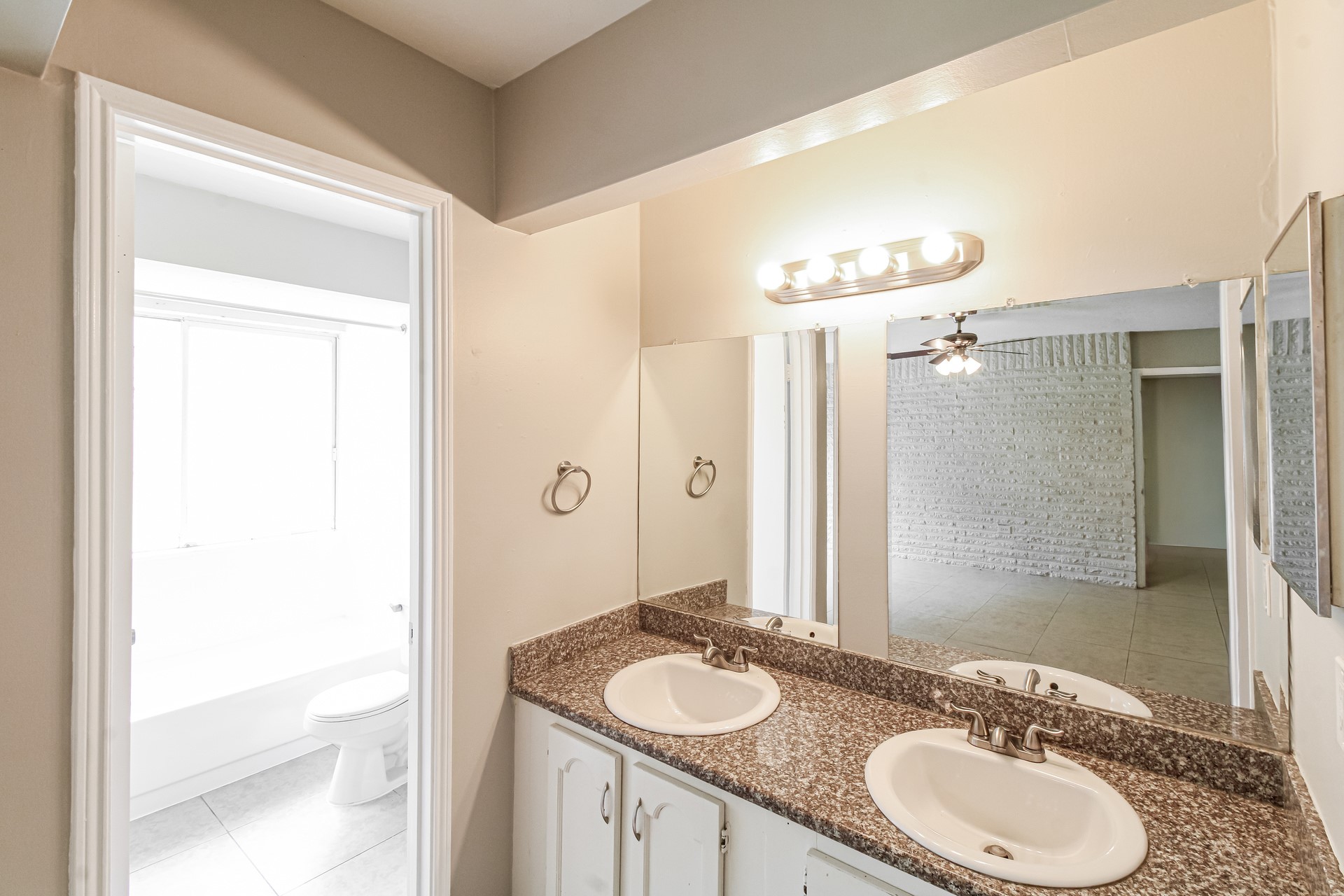 2811 E Birchdale Drive Property Photo 14