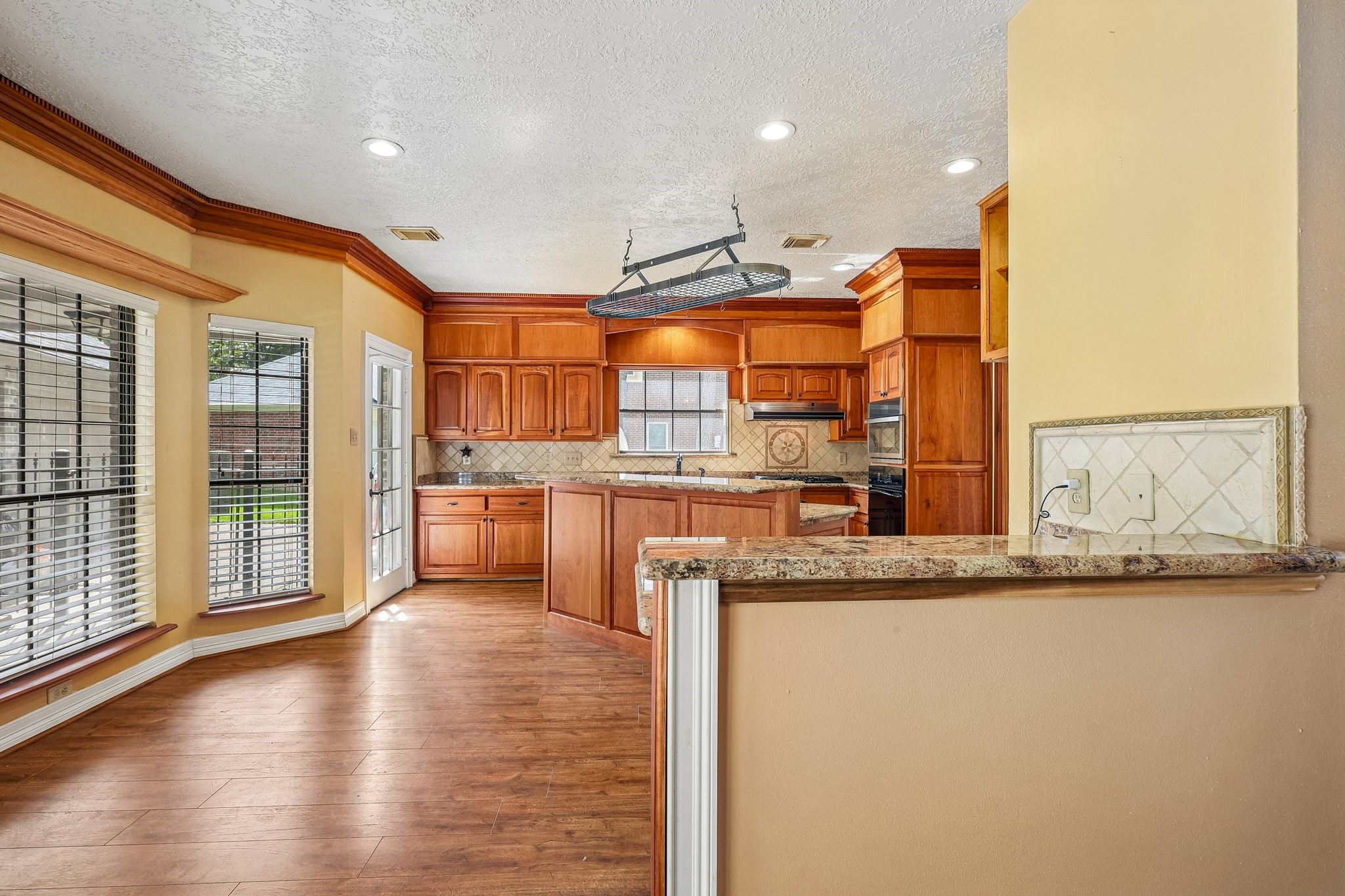 907 Remington Court Property Photo 6