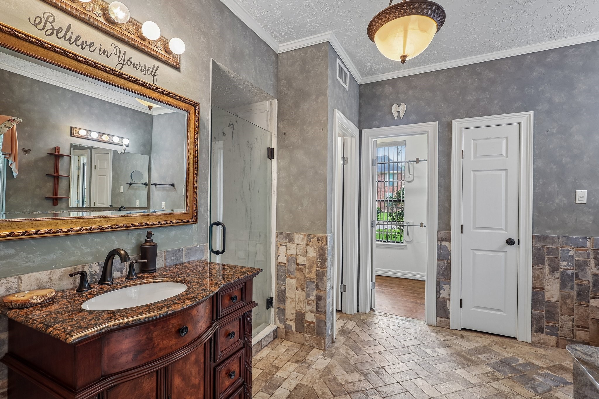907 Remington Court Property Photo 14