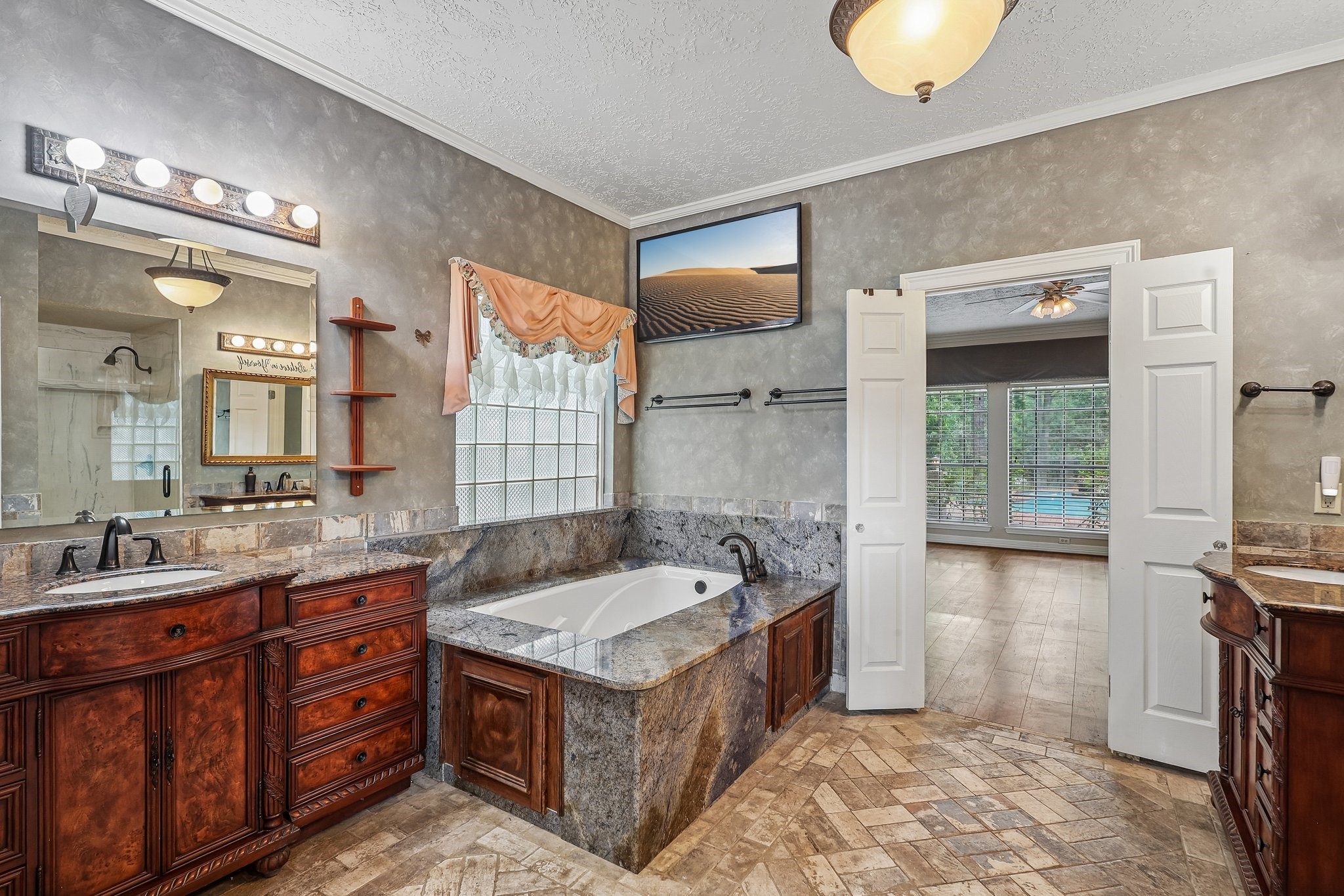 907 Remington Court Property Photo 15