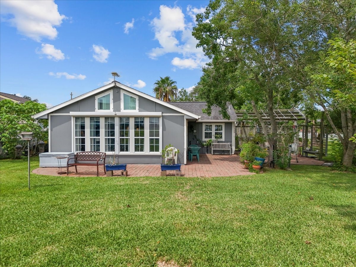 1013 7th Street Property Photo 2