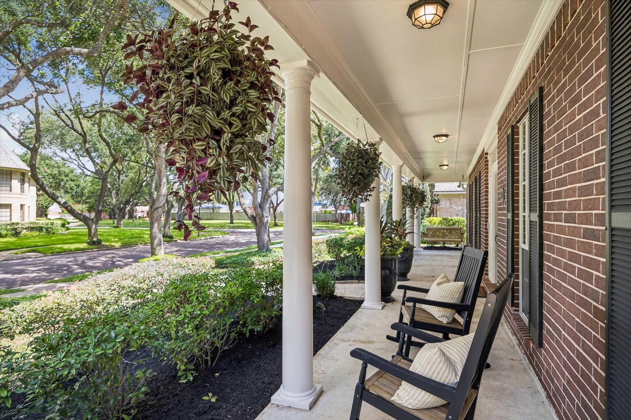 30 Saint Simons Court Property Photo 3