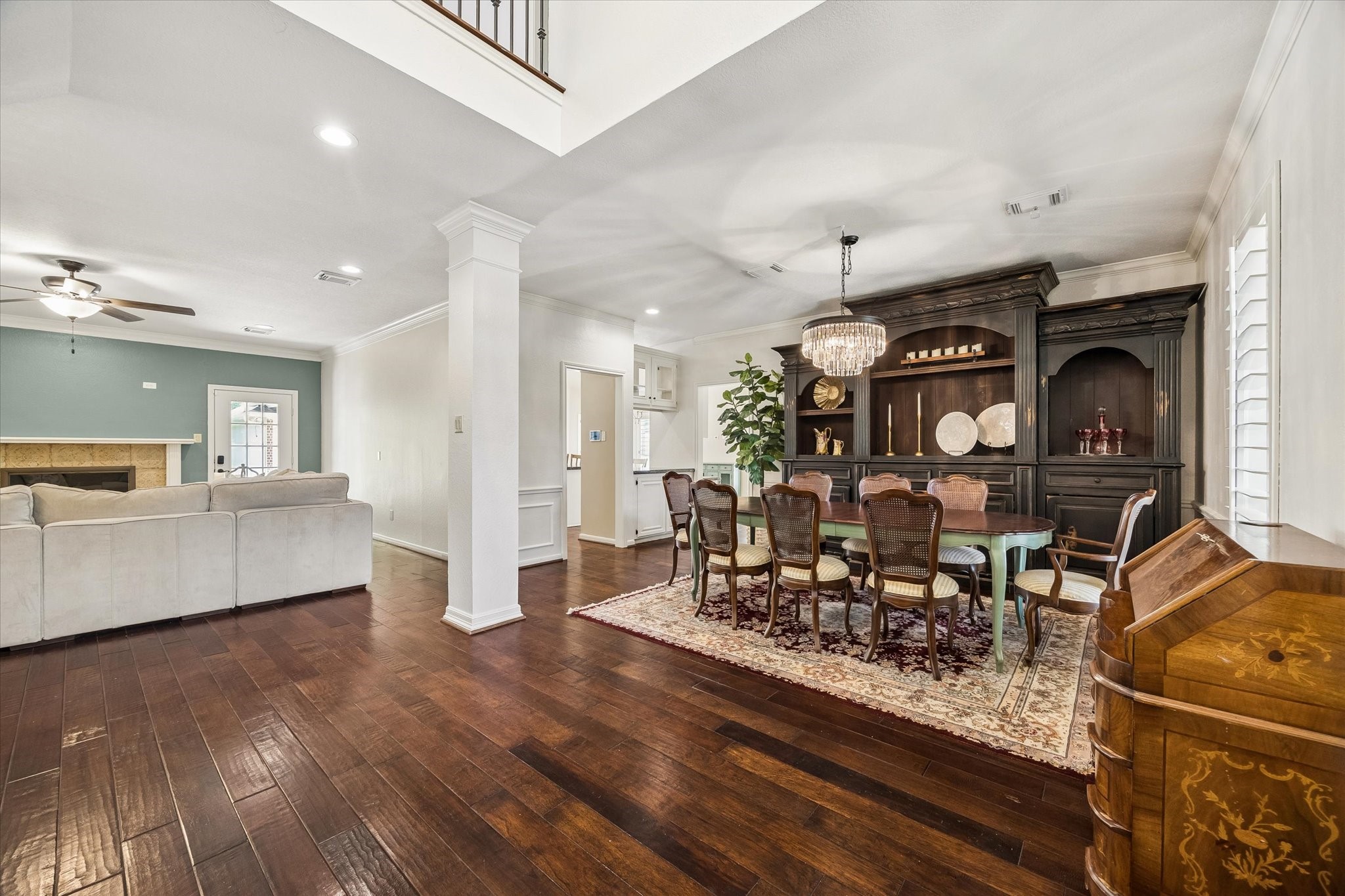 30 Saint Simons Court Property Photo 8