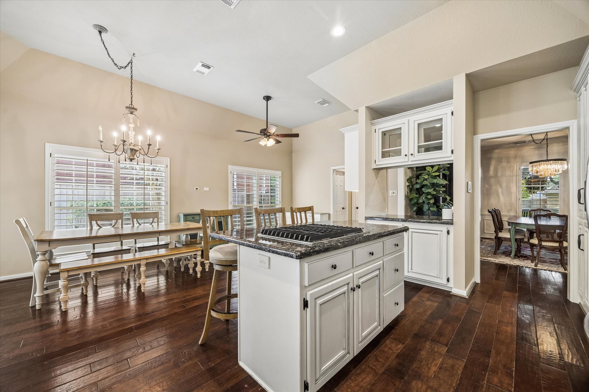 30 Saint Simons Court Property Photo 12