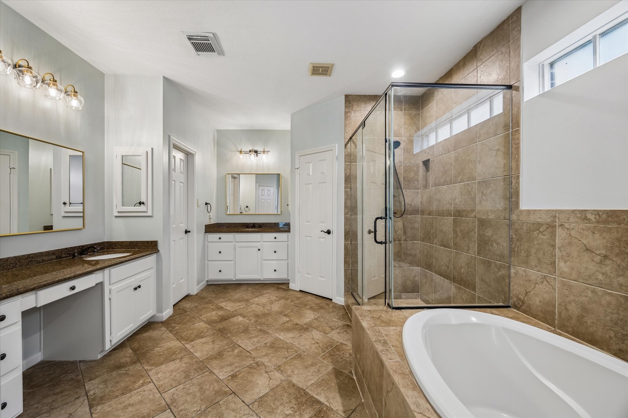 30 Saint Simons Court Property Photo 16