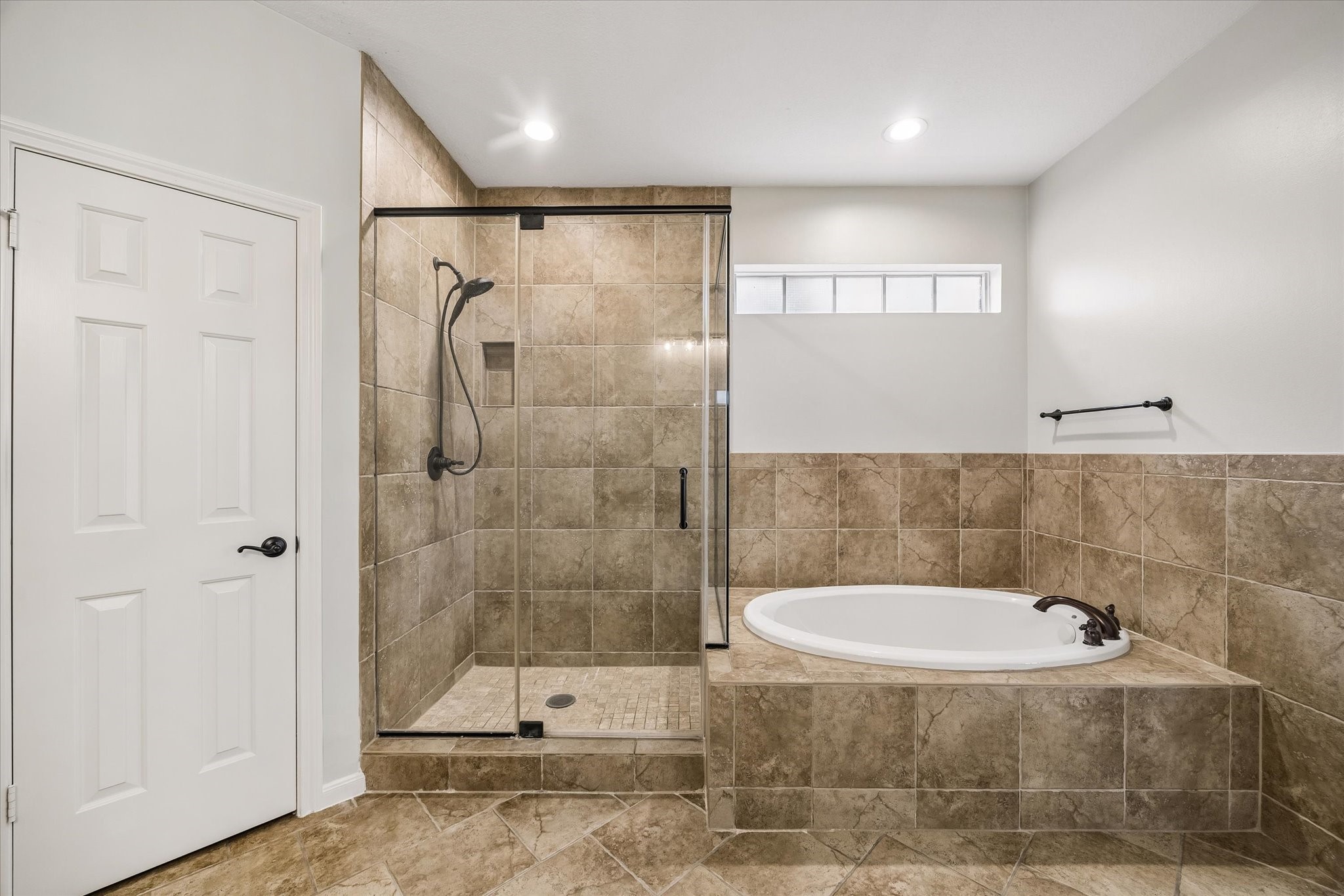 30 Saint Simons Court Property Photo 17