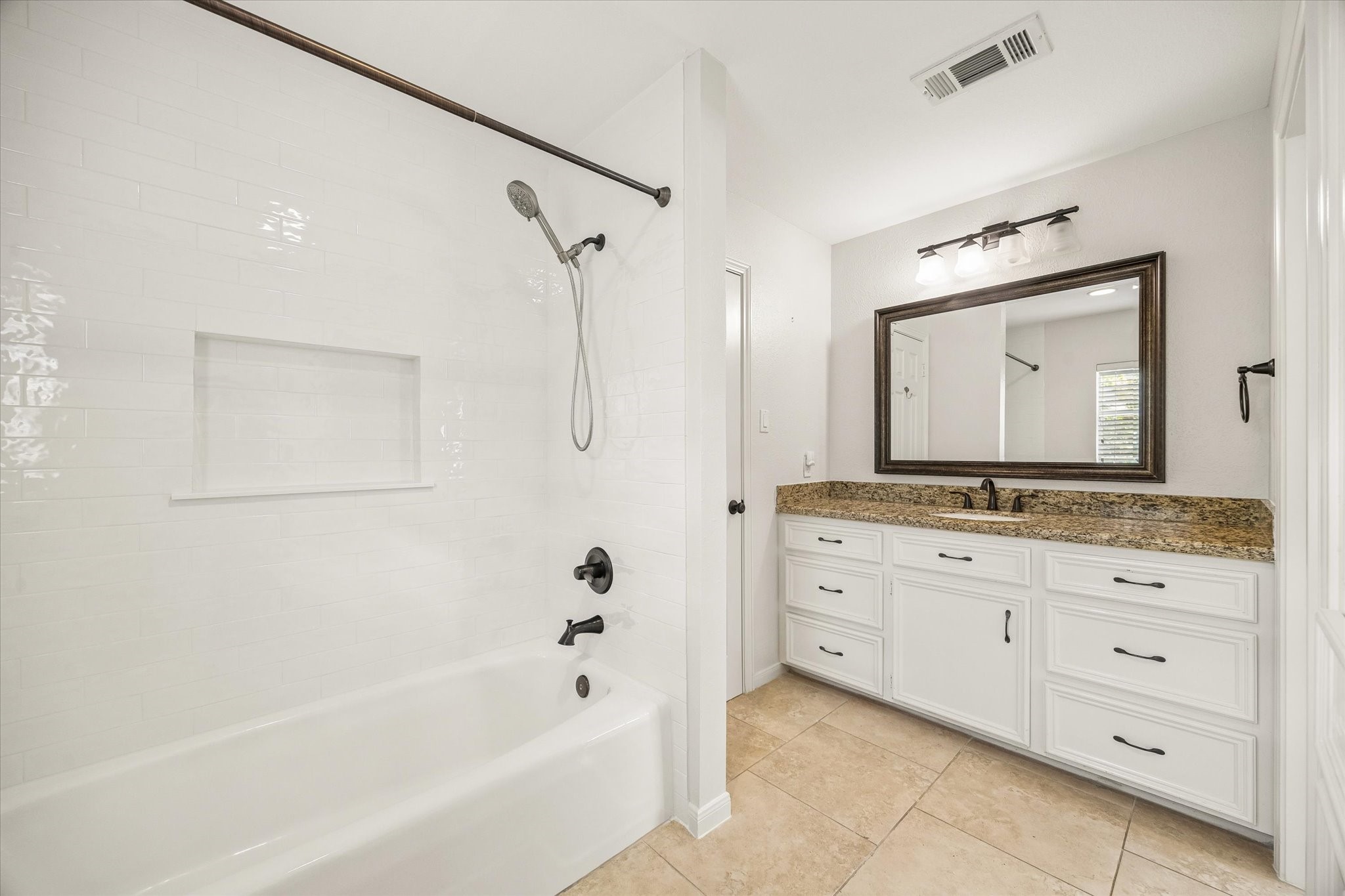 30 Saint Simons Court Property Photo 24