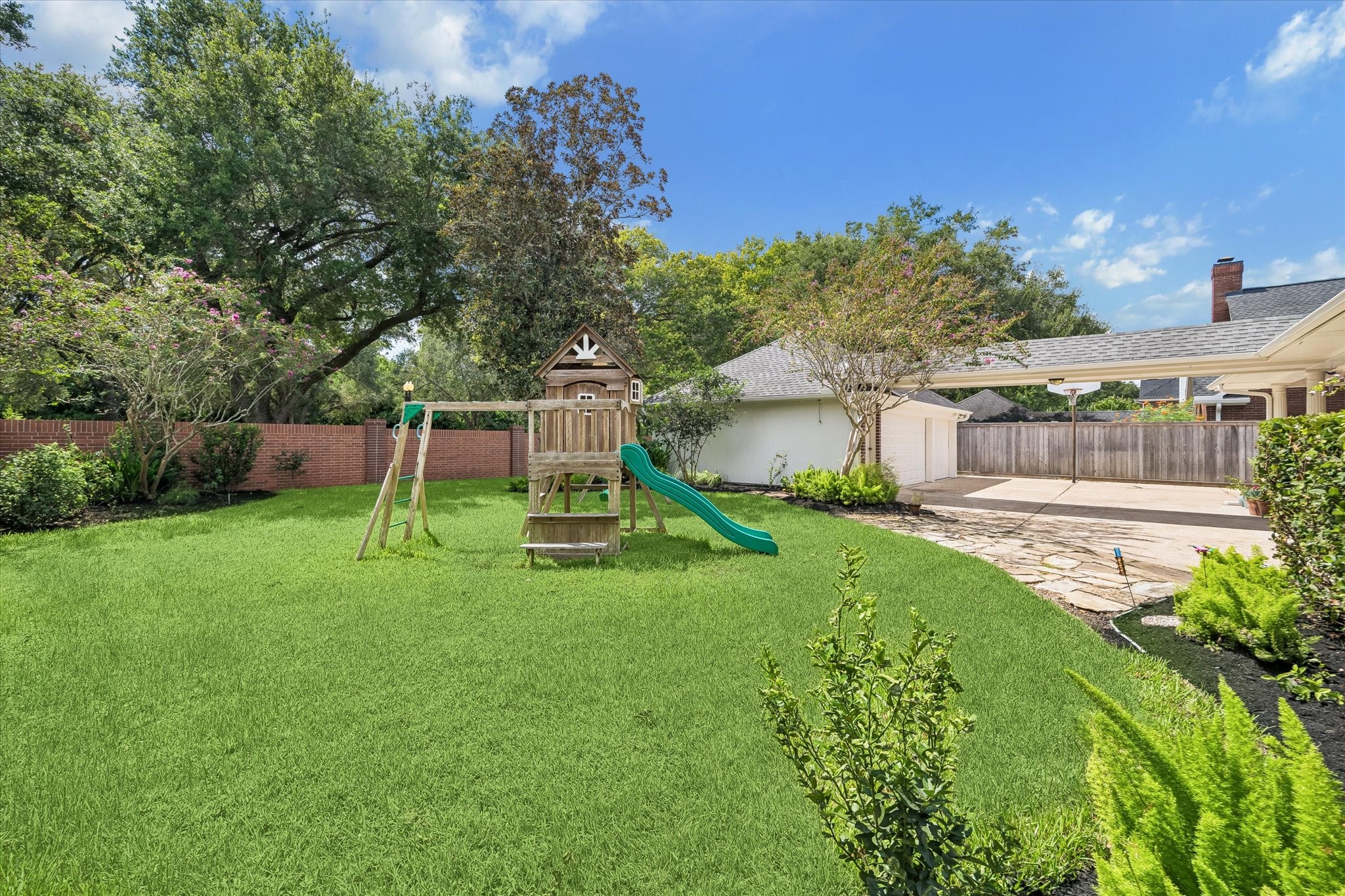 30 Saint Simons Court Property Photo 27