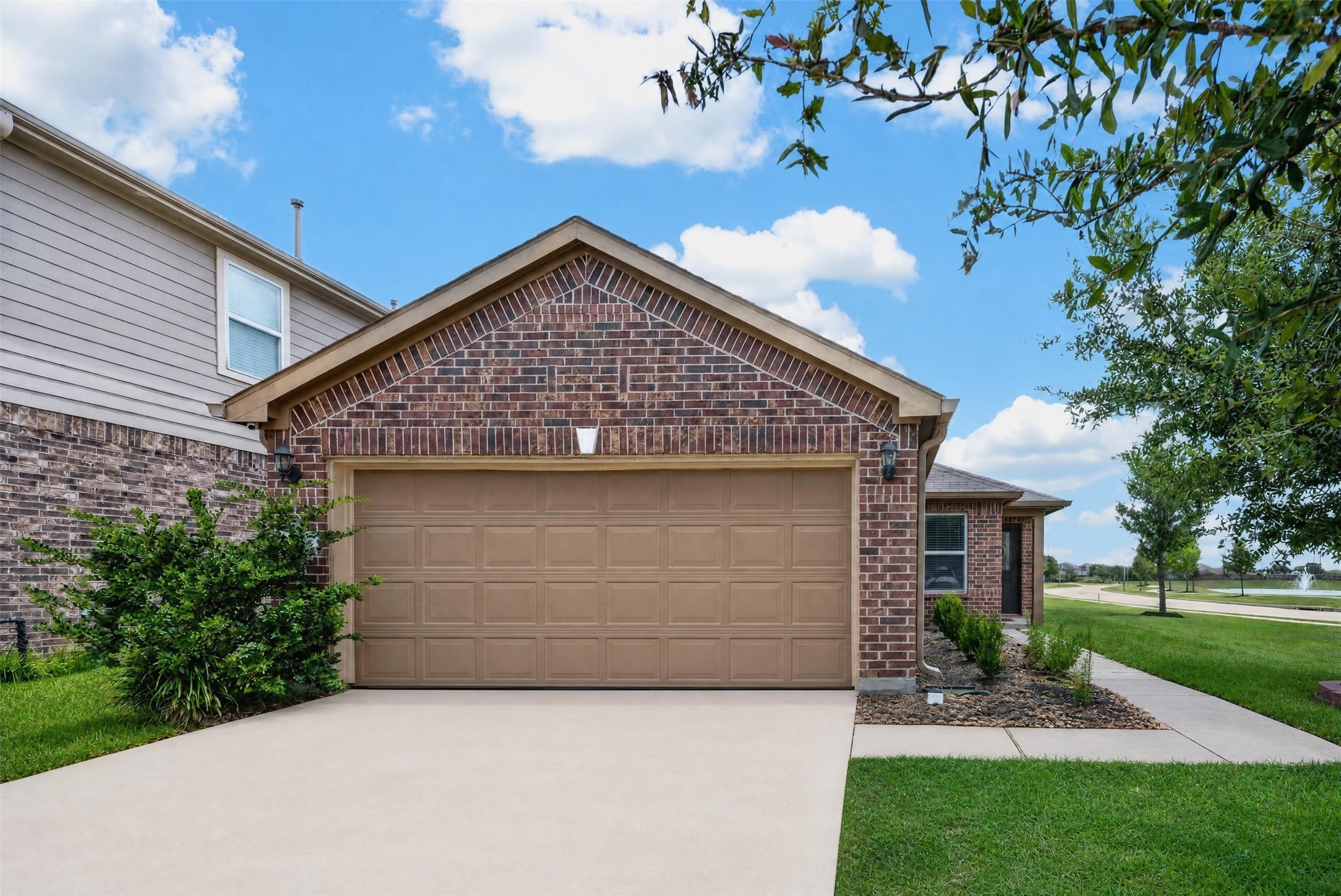 5202 Pine Forest Ridge Street Property Photo 5