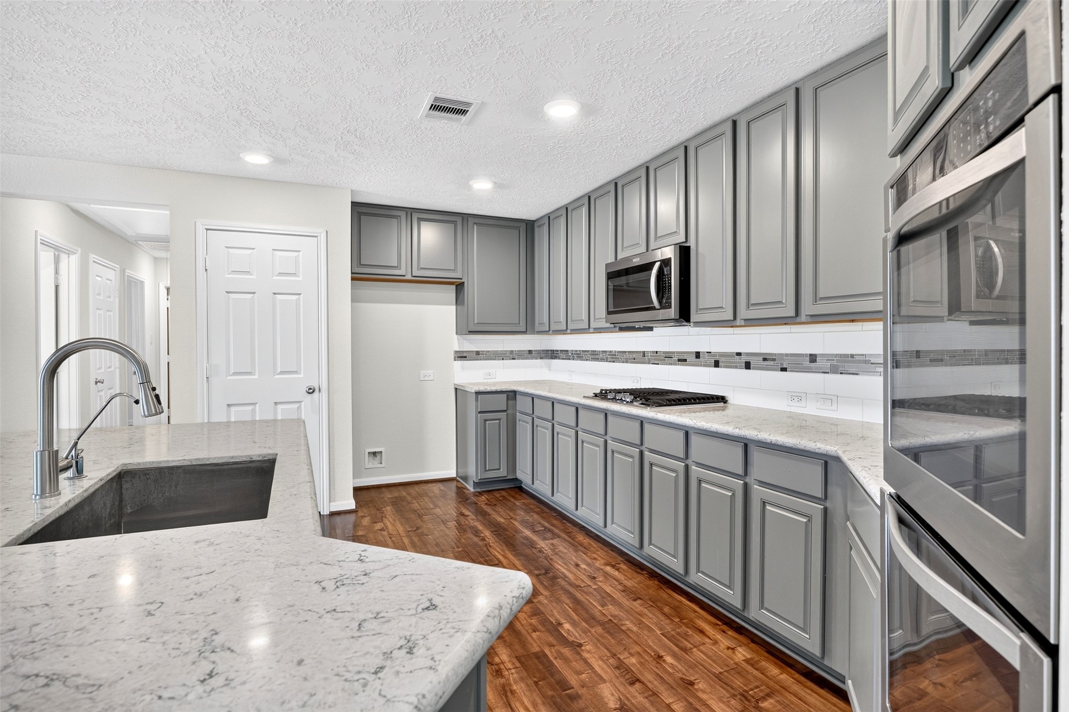5202 Pine Forest Ridge Street Property Photo 20