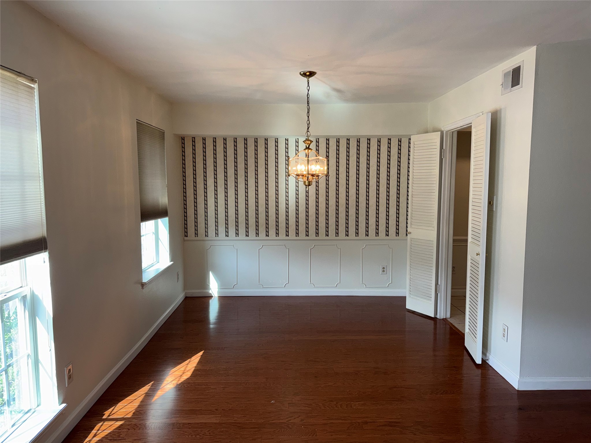 357 N Post Oak Lane 207 Property Photo 19