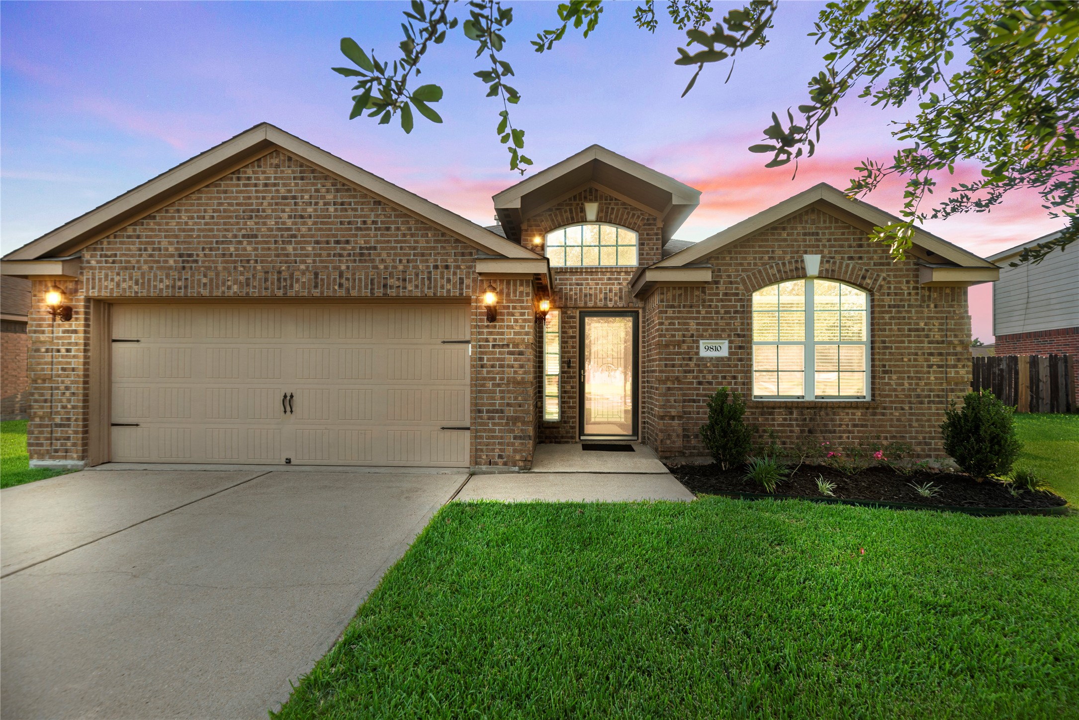 9810 Garnet Falls Drive Property Photo 2