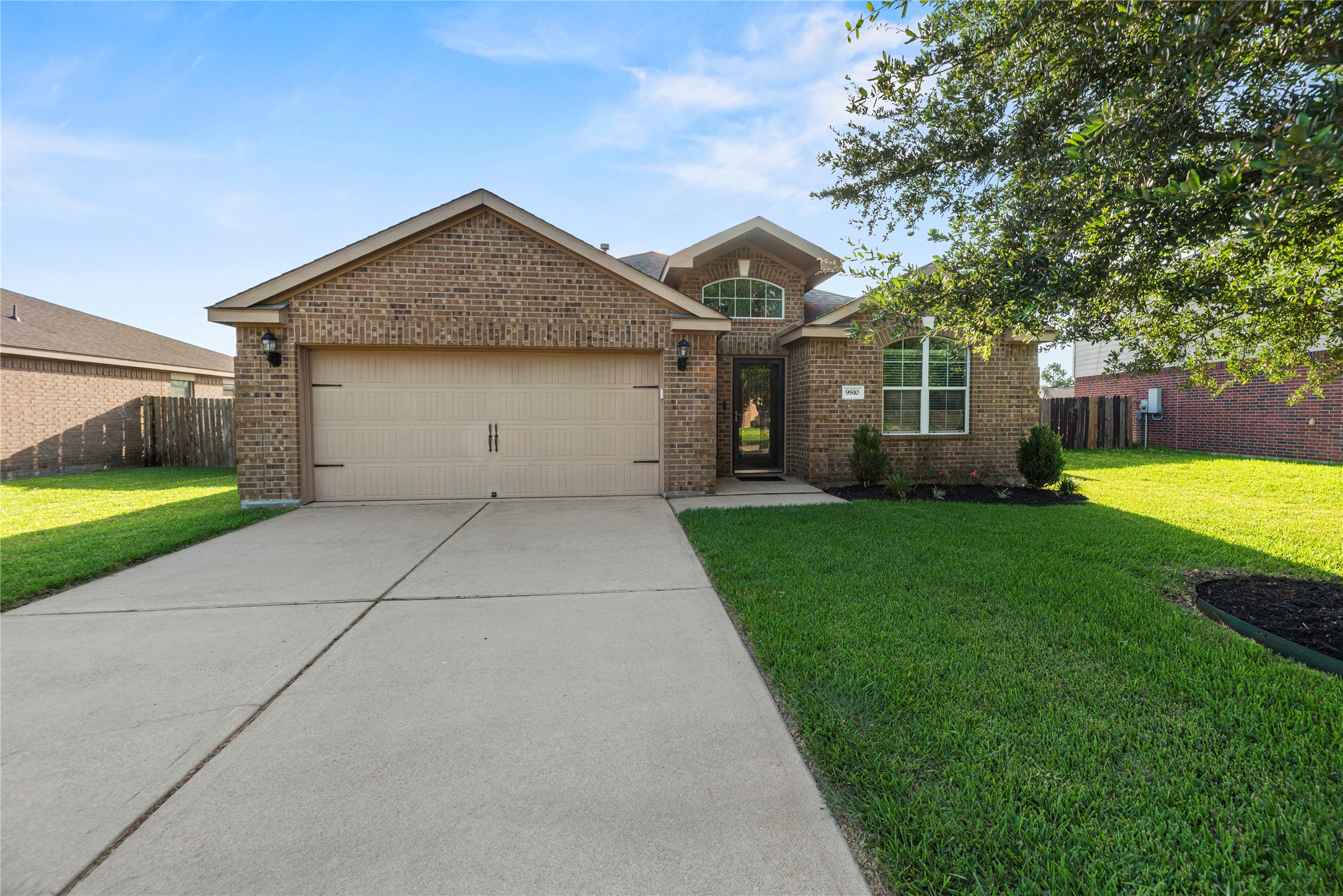 9810 Garnet Falls Drive Property Photo 4