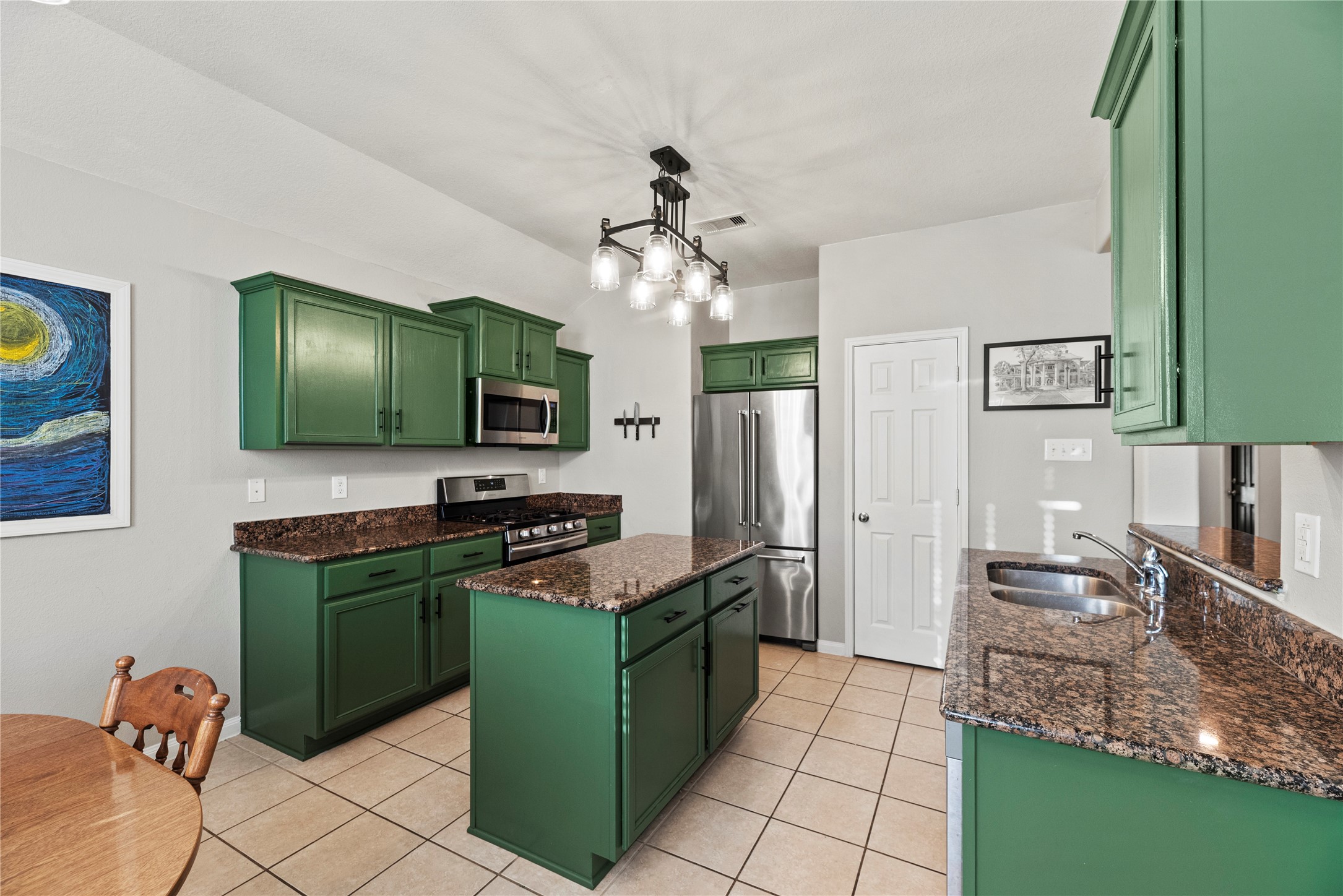 9810 Garnet Falls Drive Property Photo 13