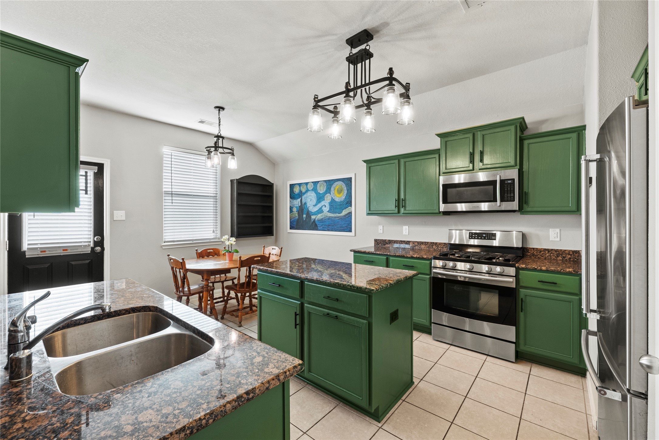 9810 Garnet Falls Drive Property Photo 15