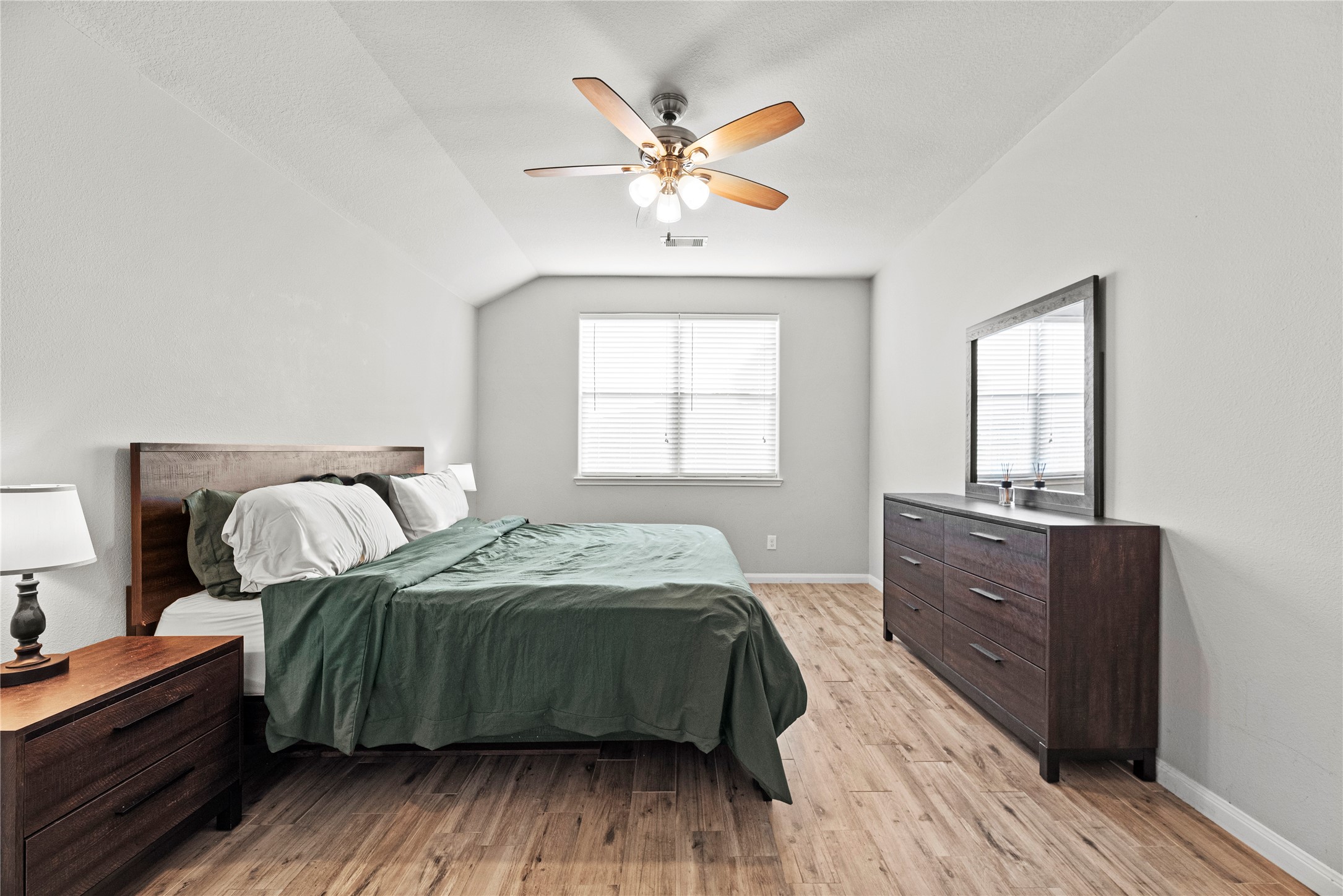 9810 Garnet Falls Drive Property Photo 19