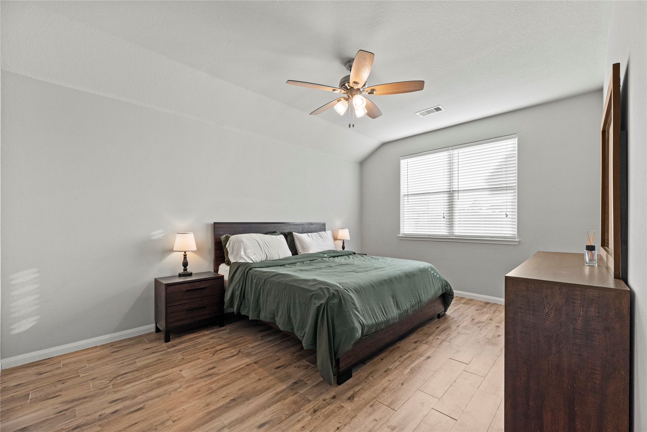 9810 Garnet Falls Drive Property Photo 20