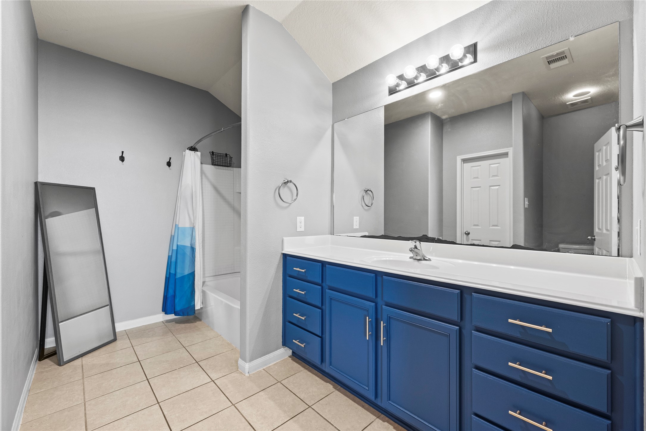 9810 Garnet Falls Drive Property Photo 21