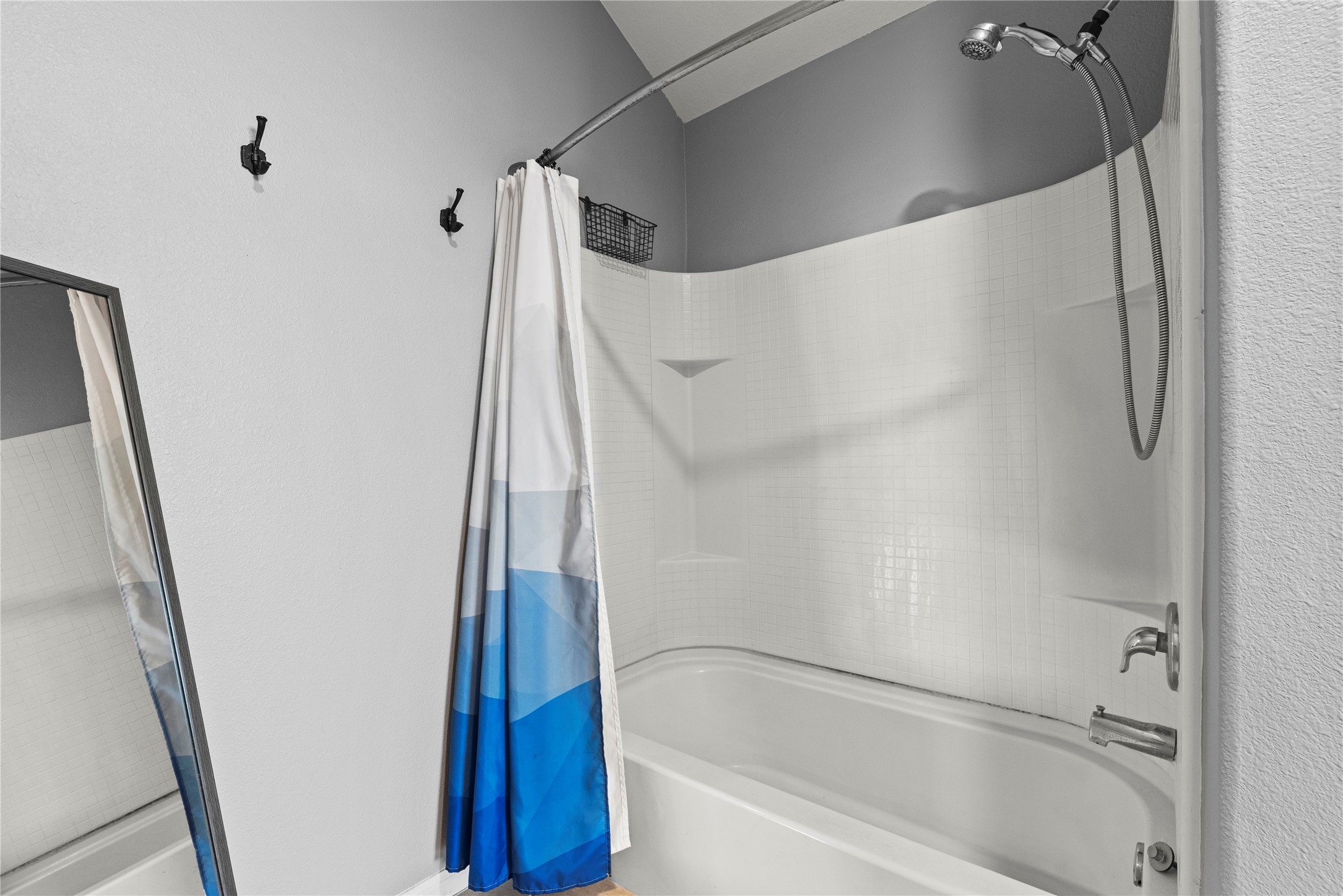 9810 Garnet Falls Drive Property Photo 23