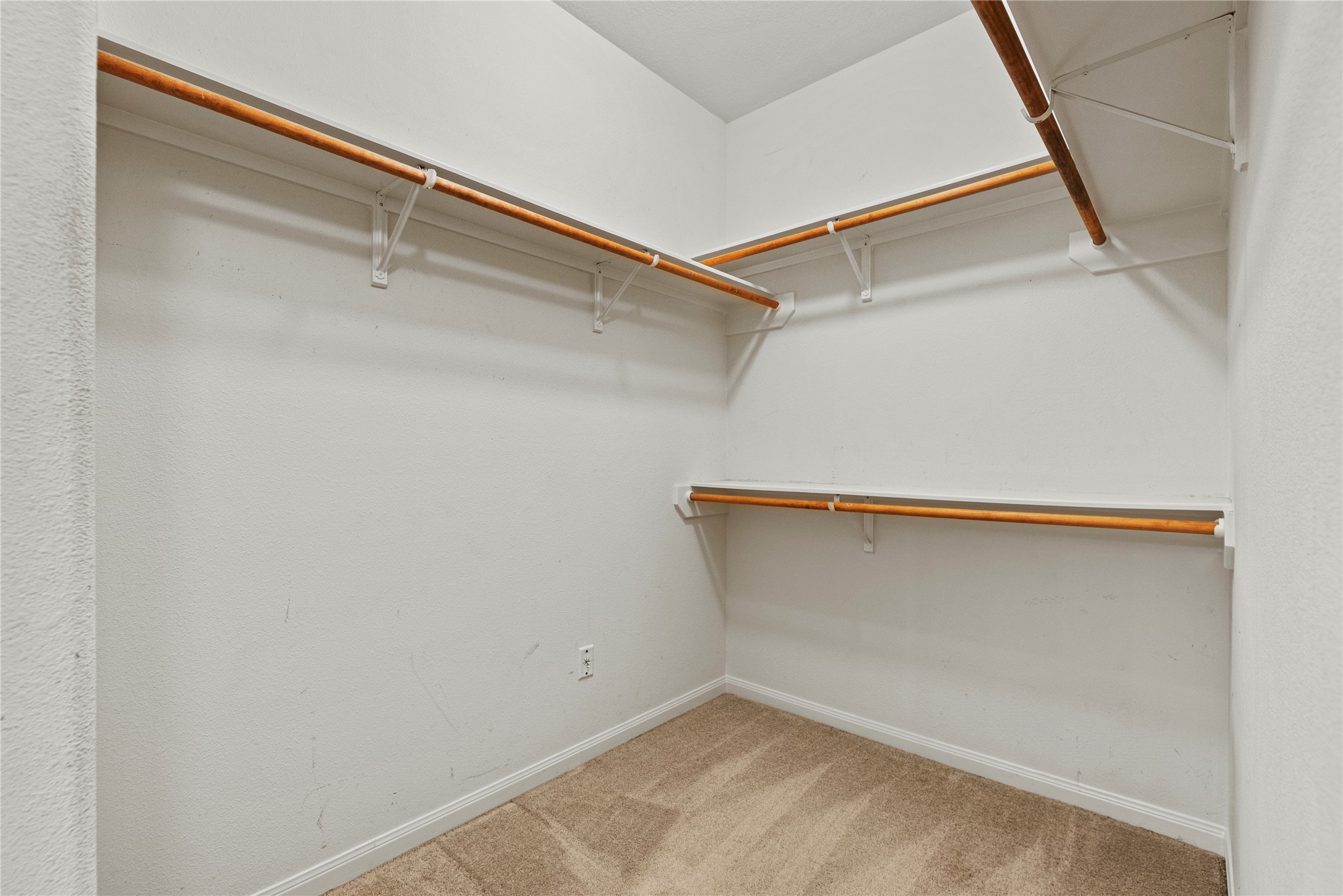 9810 Garnet Falls Drive Property Photo 24