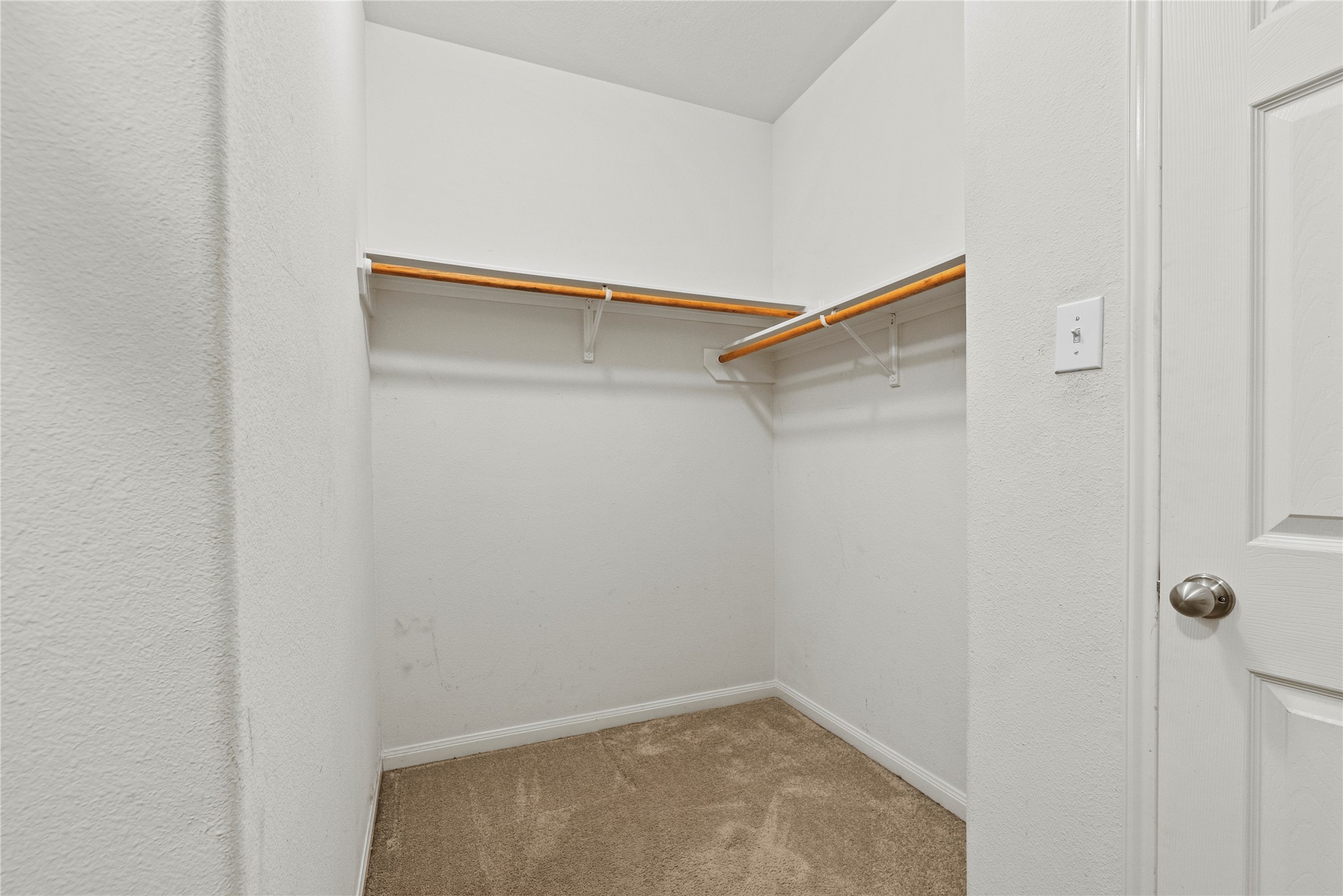 9810 Garnet Falls Drive Property Photo 25