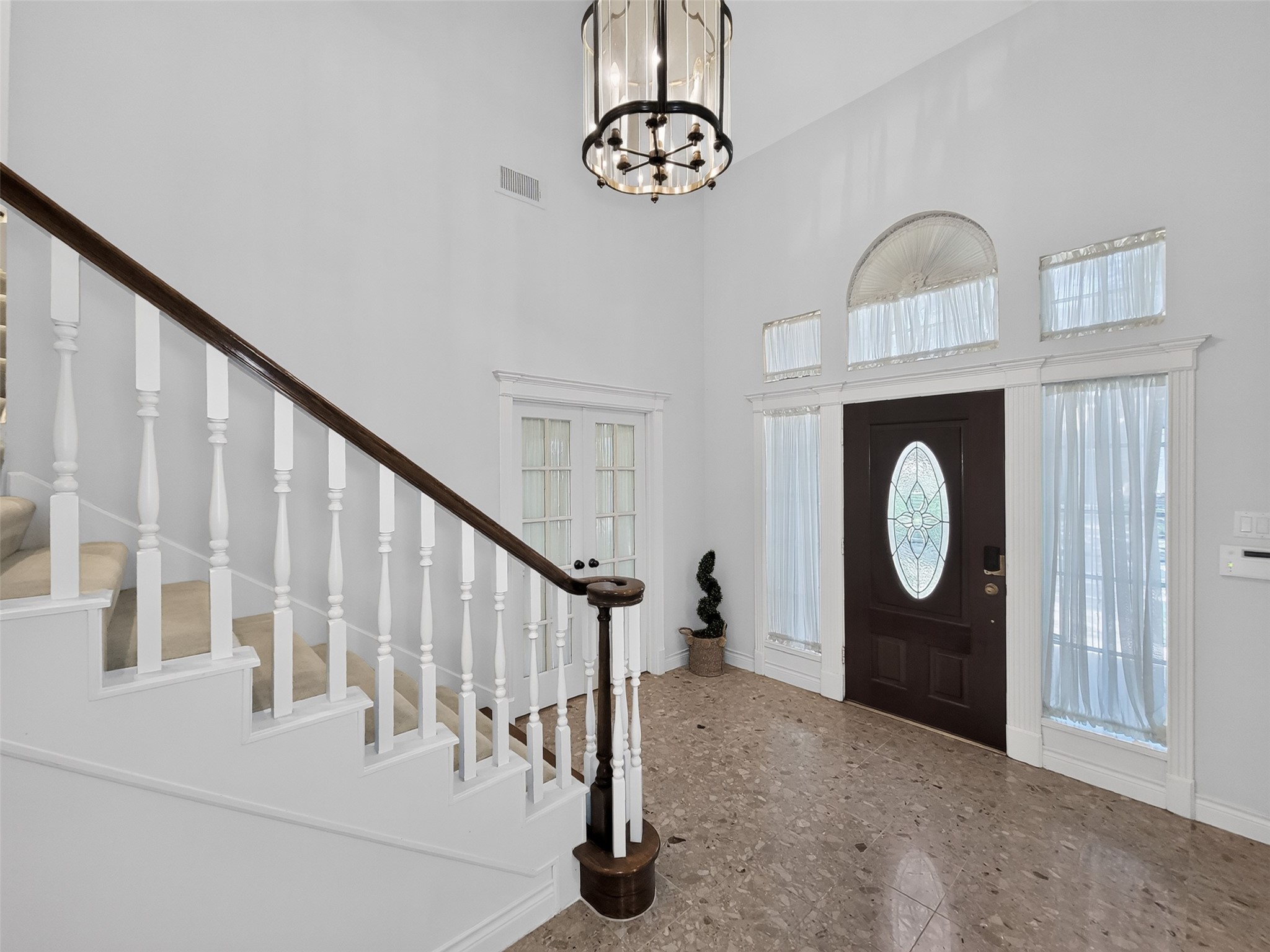 2702 Briar Knoll Court Property Photo 3