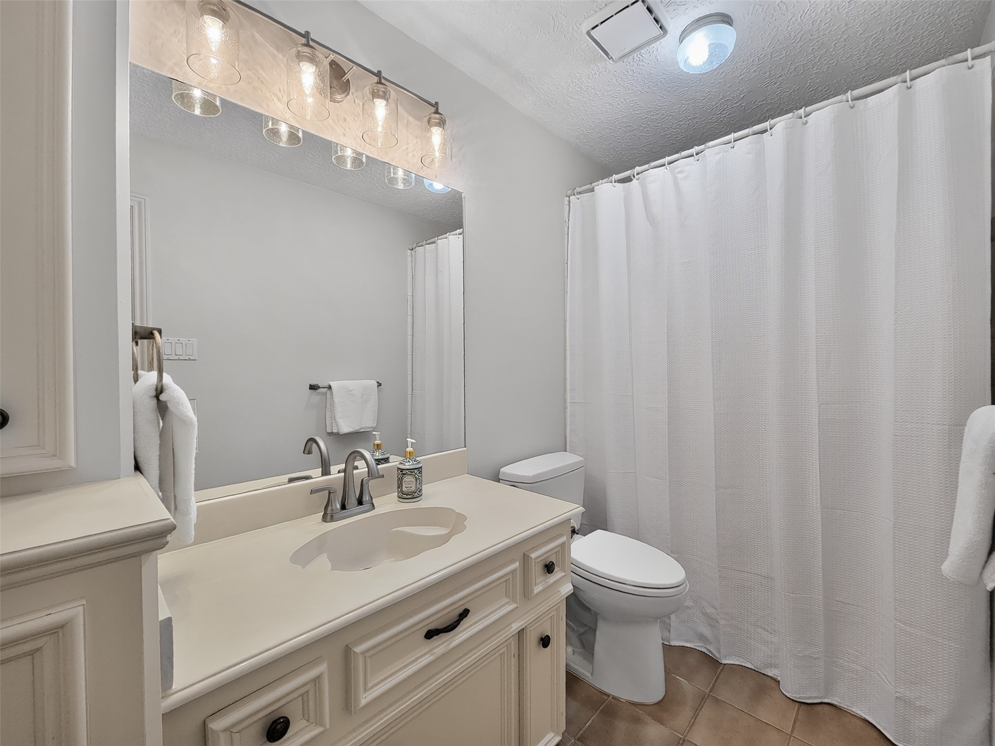 2702 Briar Knoll Court Property Photo 45