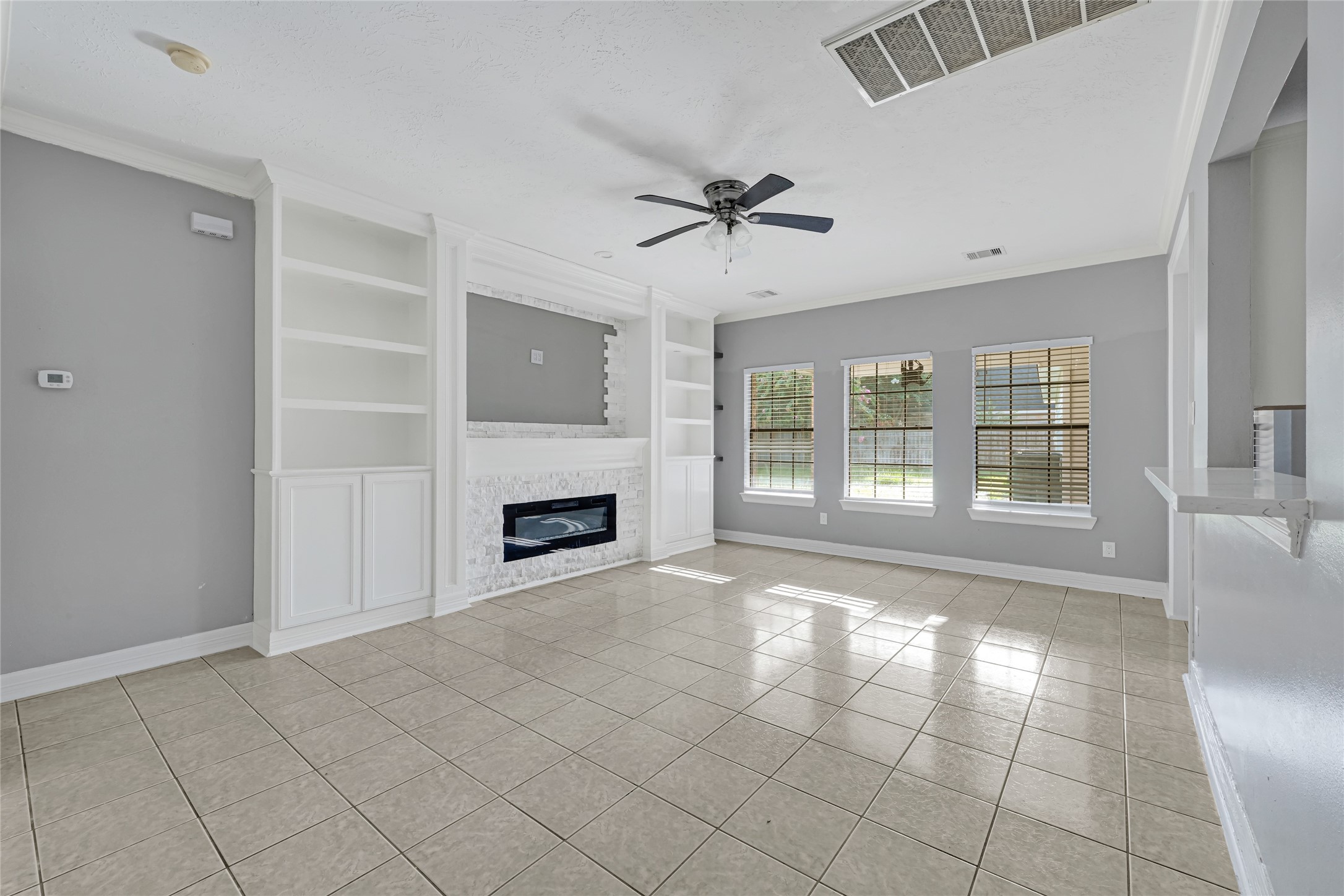 202 Cascade Pines Drive Property Photo 9